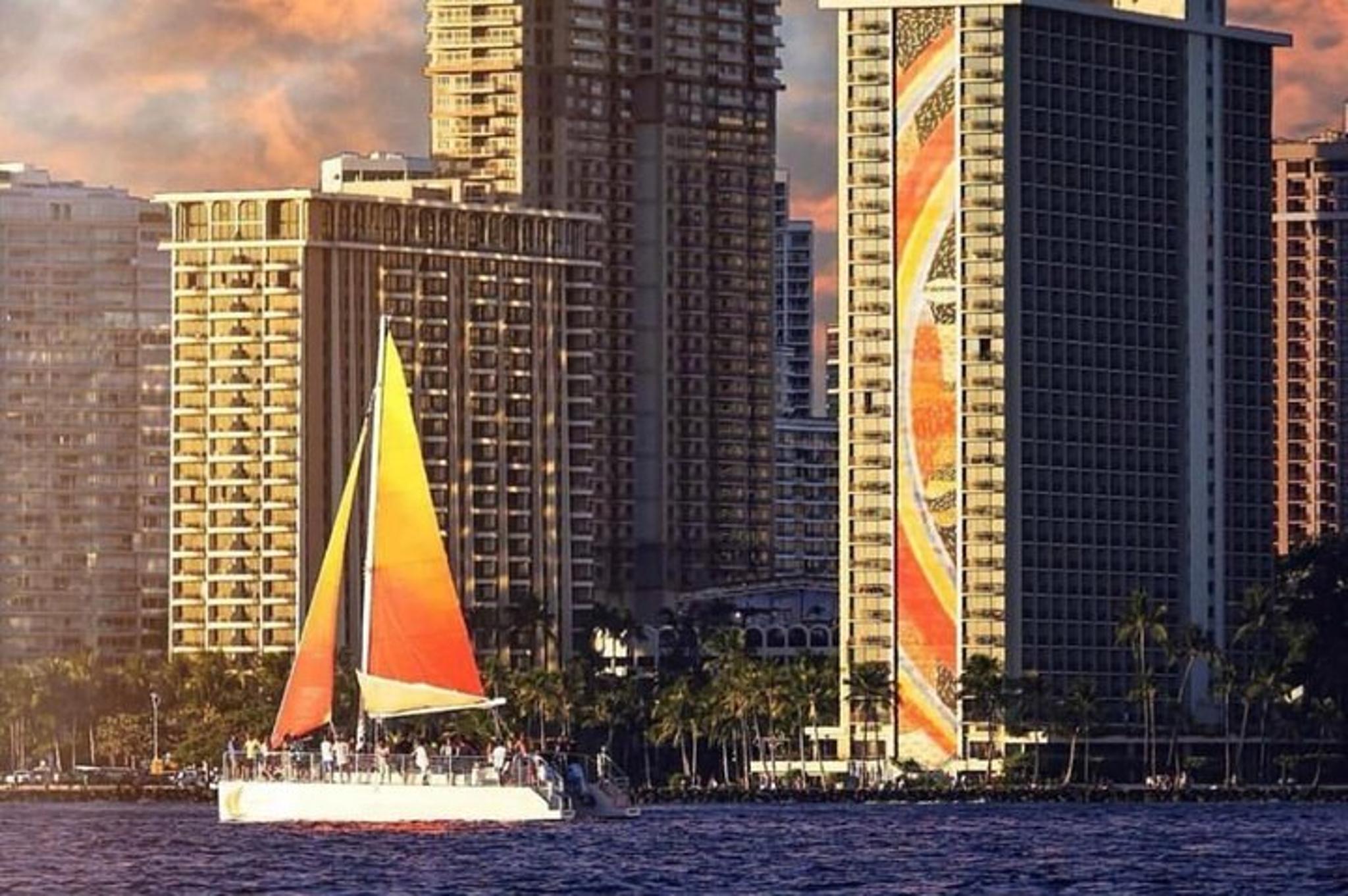 Waikiki Sunset Cocktail Sail - Image 2