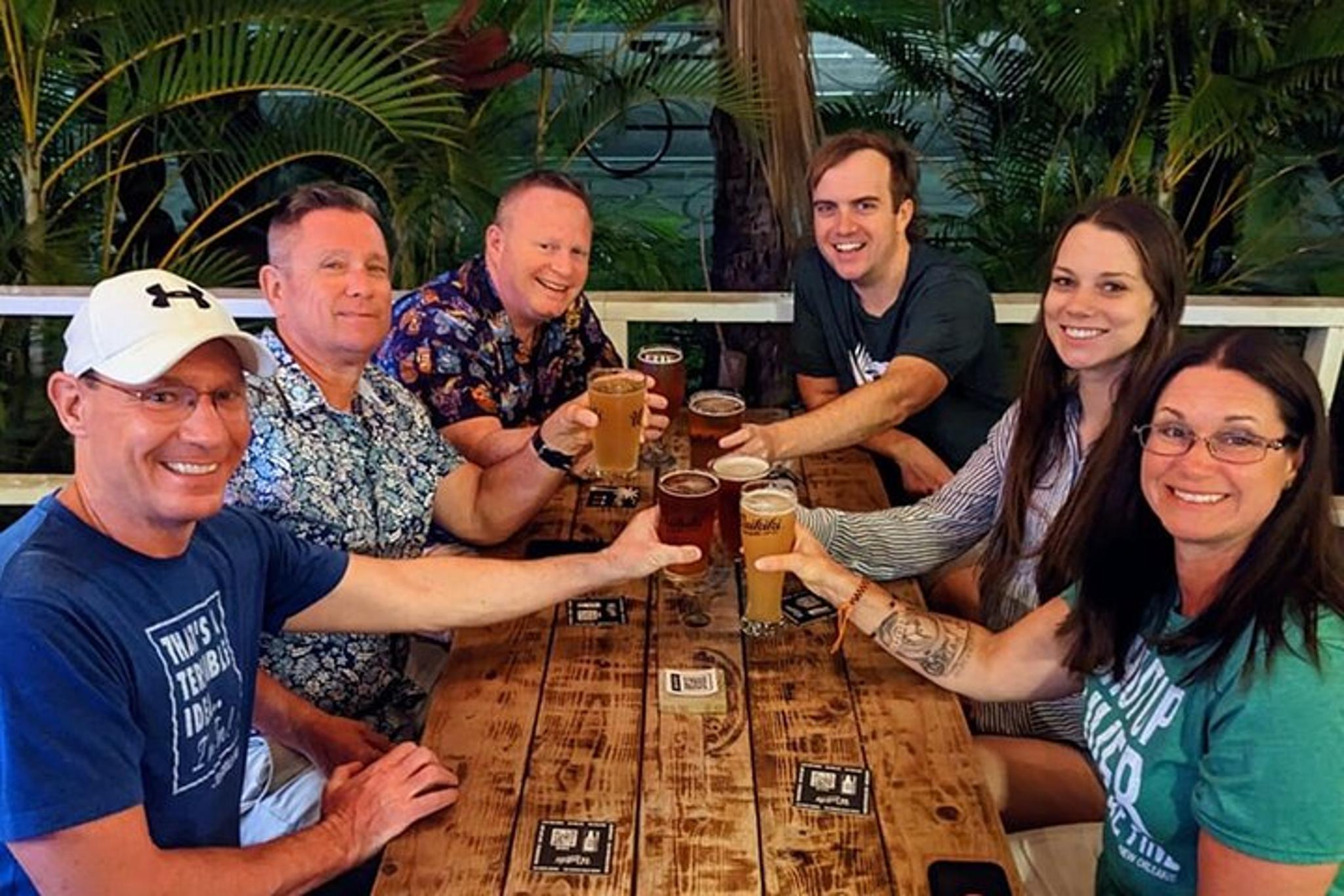 Honolulu Pub Crawl with Hidden History 2 hr