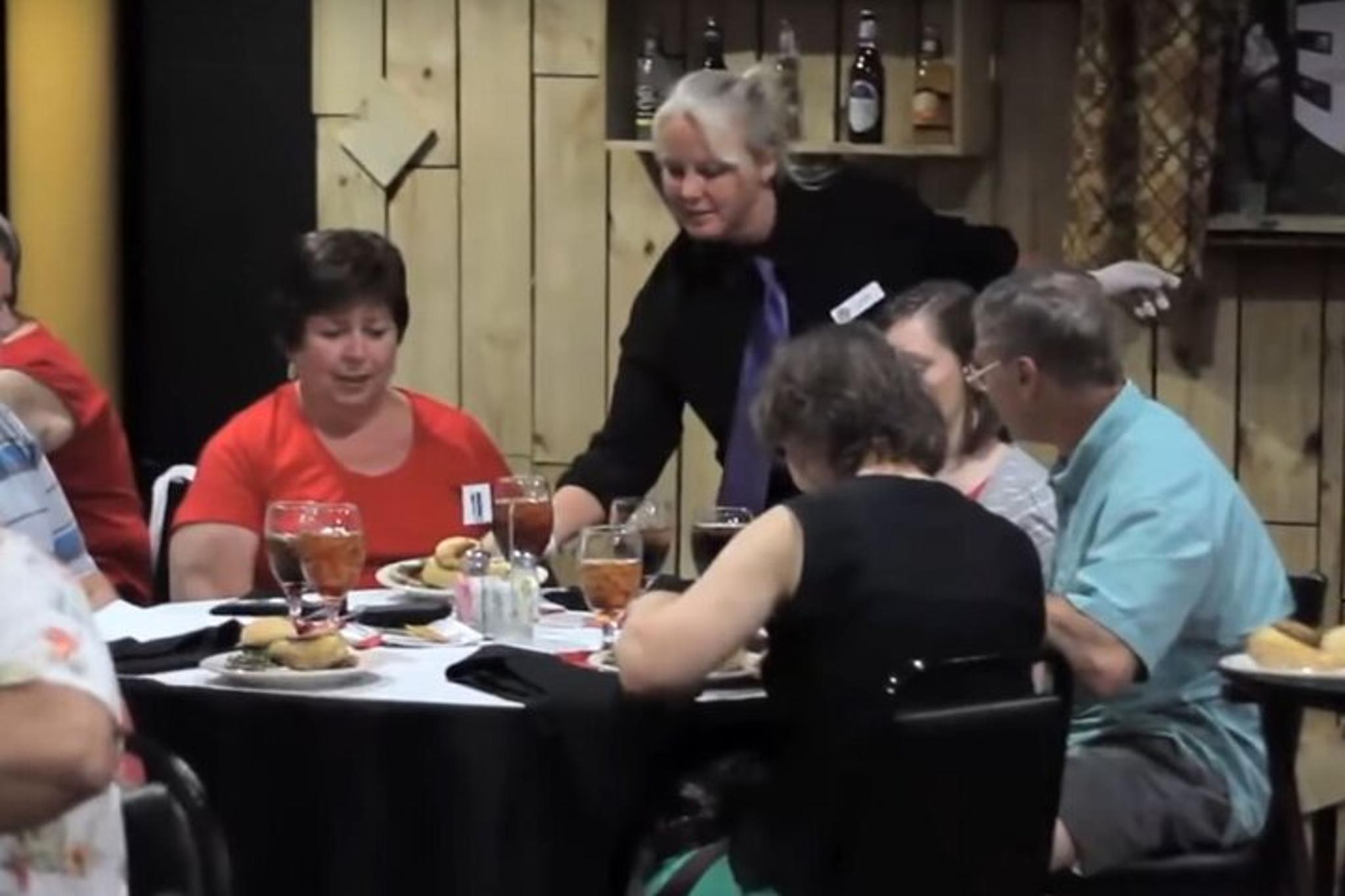 Pigeon Forge Murder Mystery Dinner Show - Image 5