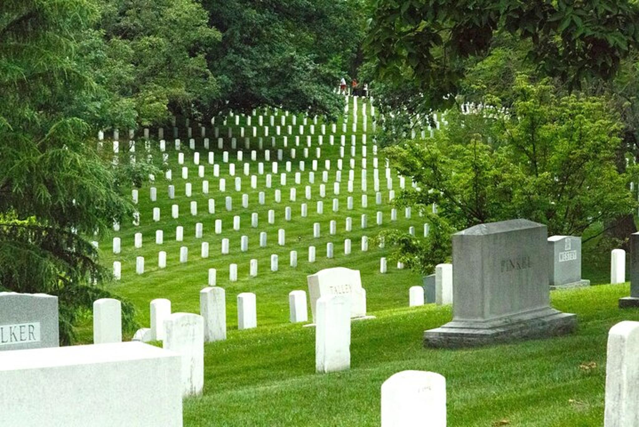 Washington DC National Mall Bus Tour with Arlington Cemetery Walk - Image 6