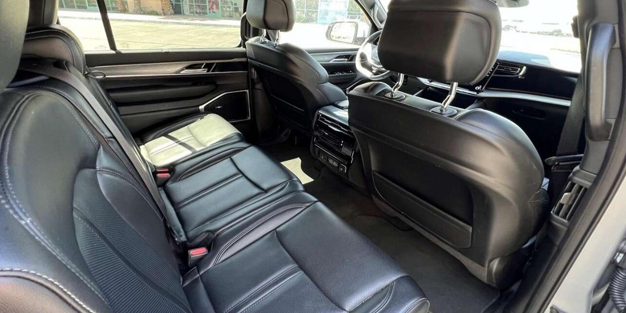 Las Vegas to Los Angeles Private SUV Transfer - Image 2