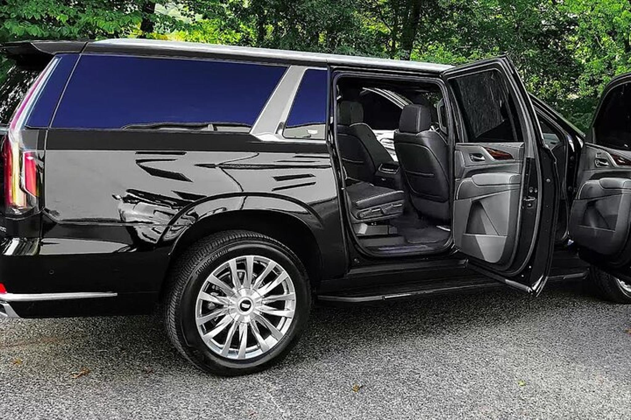 Denver Private Airport Transfer by SUV - Image 5