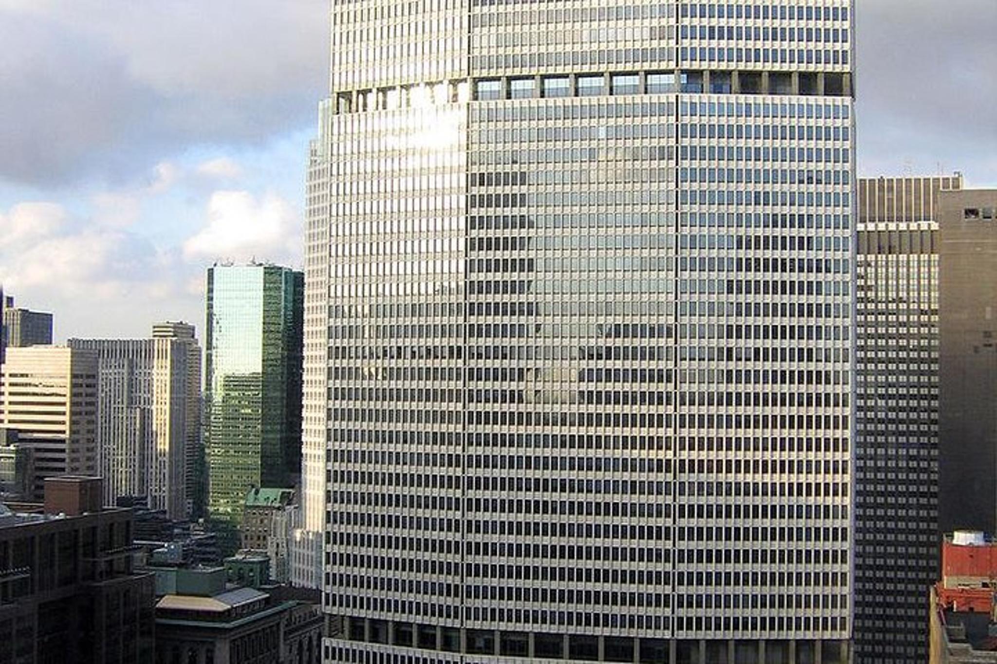 New York Midtown Walking Tour and Scavenger Hunt - Image 1