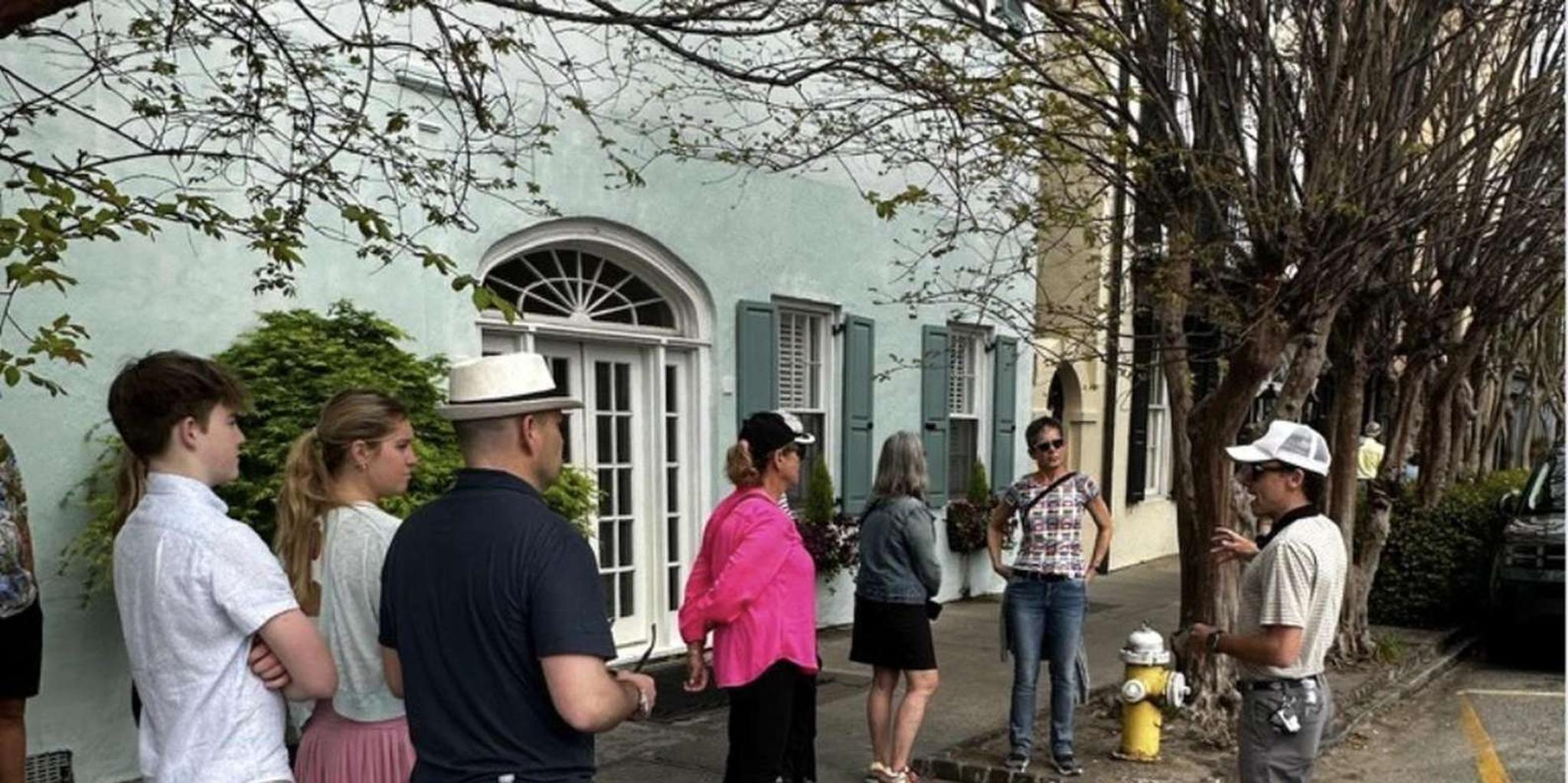 Charleston Walking Tour of South of Broad and Battery - Image 4