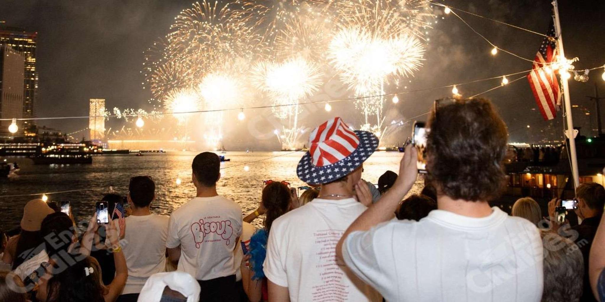 New York City Fireworks Cruise with Open Bar and Buffet