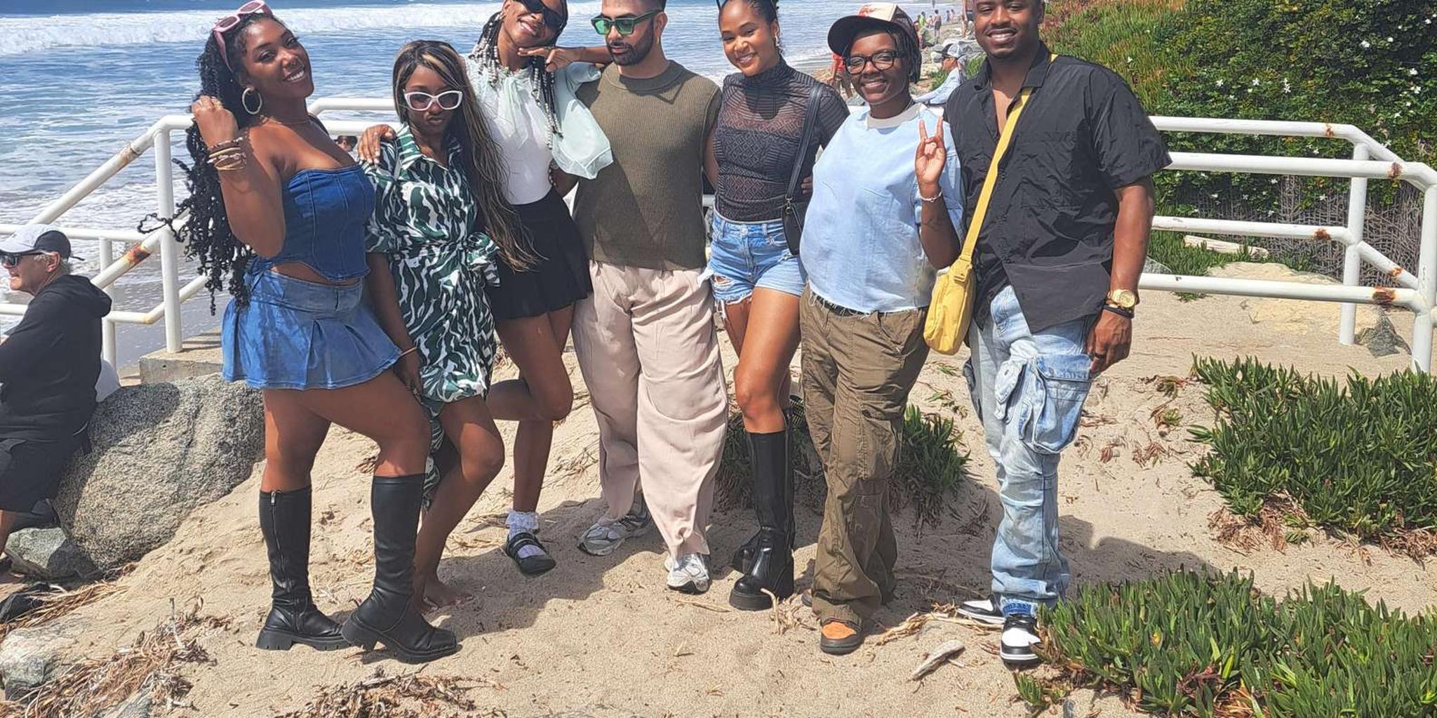 Malibu Wine, Food, and Beach Tour by Open-Air Bus - Image 3