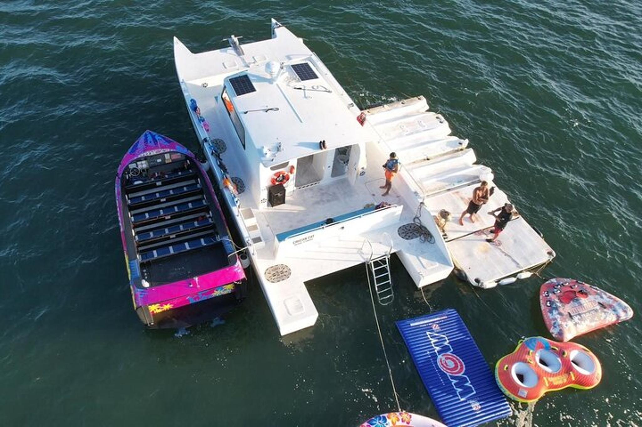 Miami Boat Tour with Jetskis and Tubing - Image 6