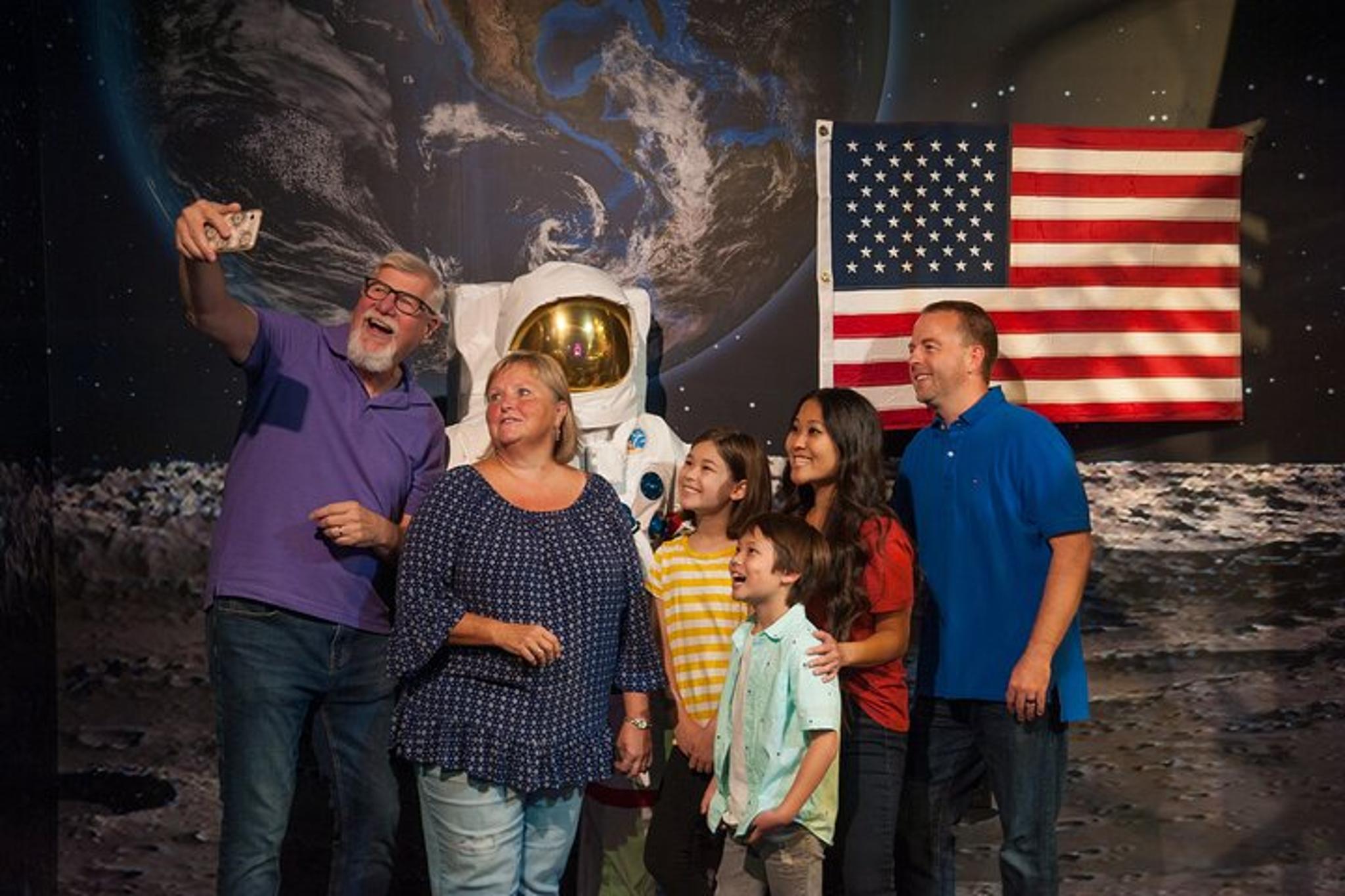 Branson Techno-Tainment Combo - Image 4