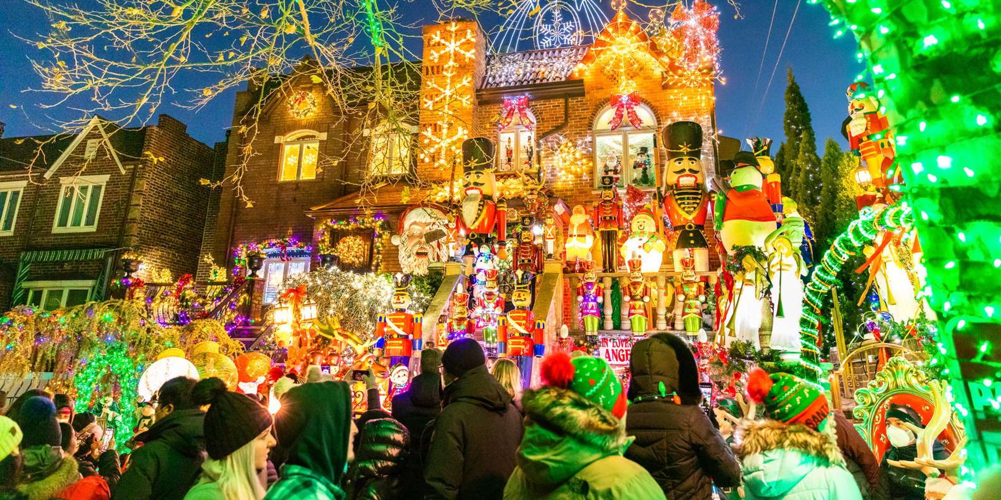 New York Dyker Heights Christmas Lights Tour