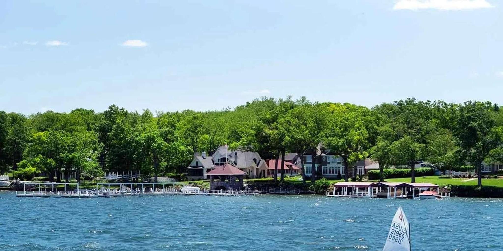 Chicago Lake Geneva and Anderson Japanese Gardens Tour - Image 2