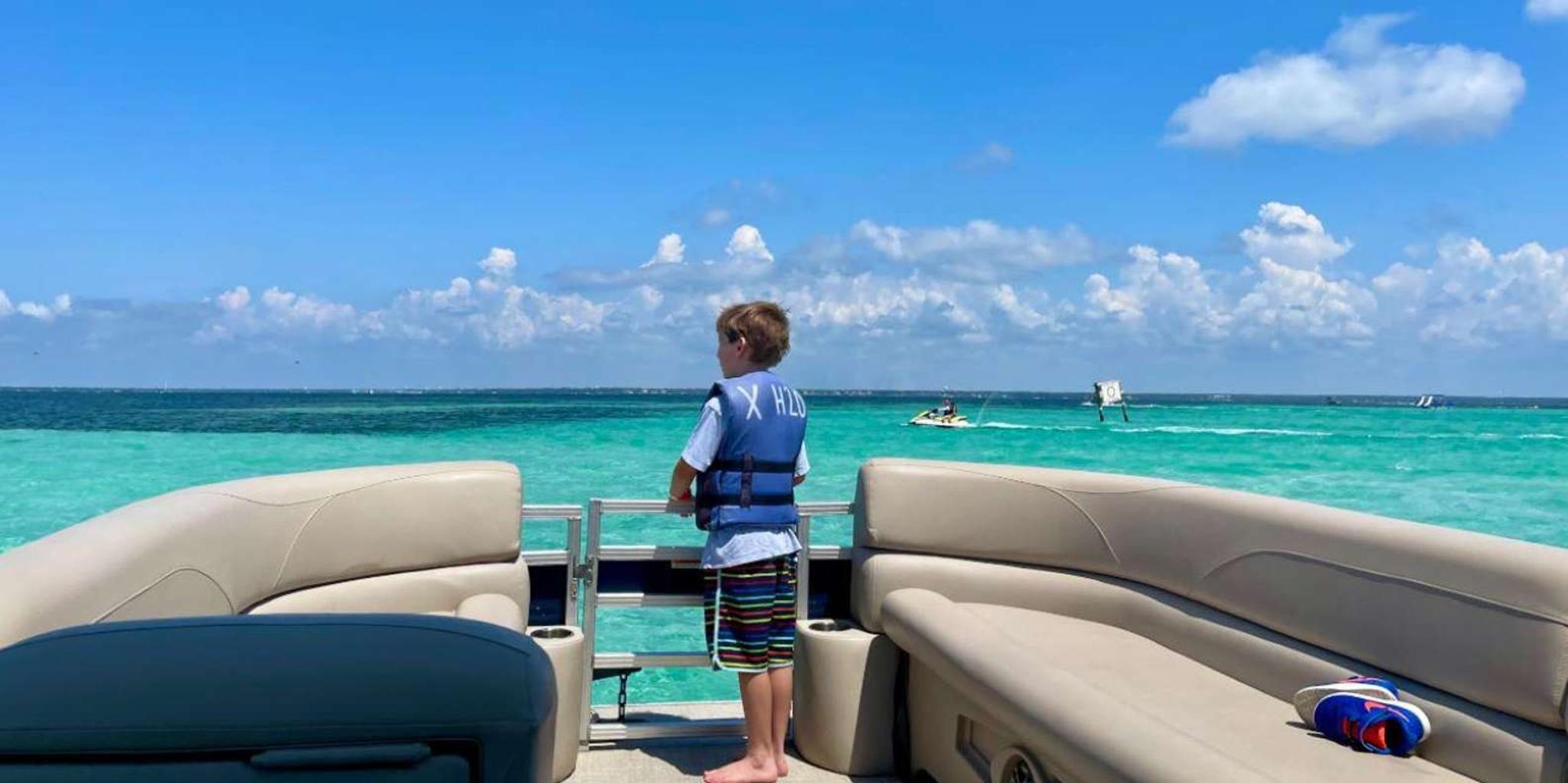 Destin Pontoon Boat Rental 8 hr - Image 3