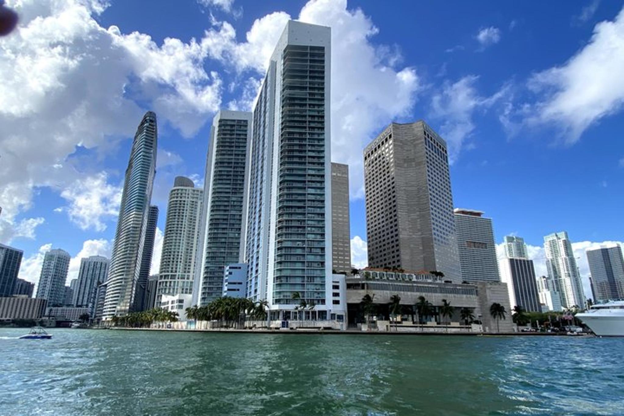 Miami Water Taxi between Bayside and South Beach - Image 3