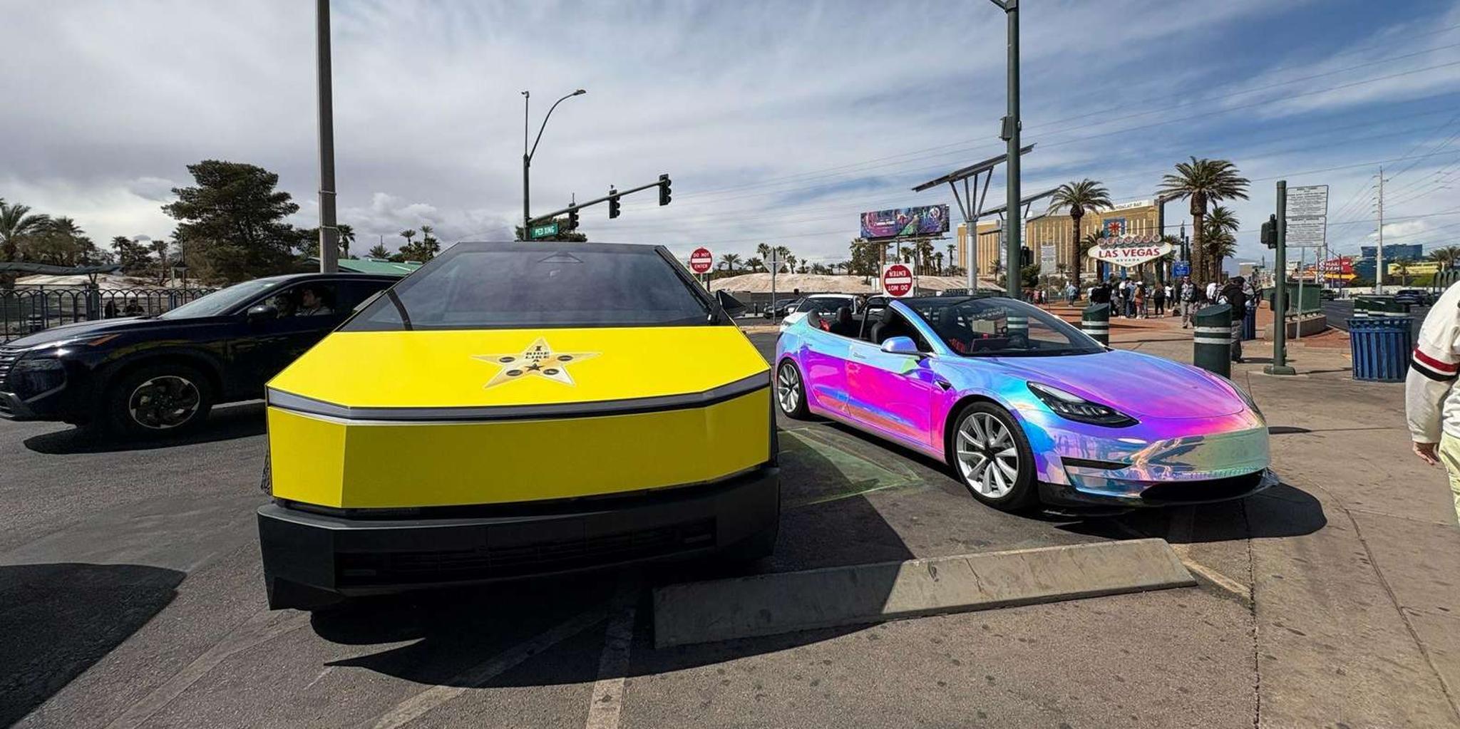 Los Angeles Tesla Tour with Hollywood Sign and Downtown Views 2 hr