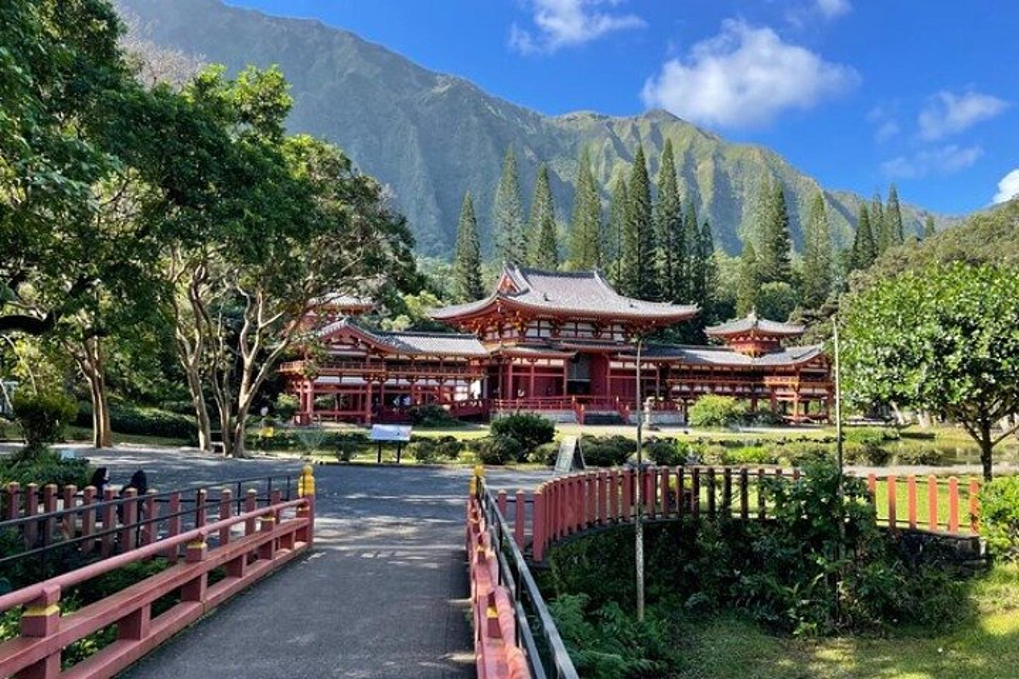 Honolulu Culture Tour with Kimono, Temple & Sushi - Image 6