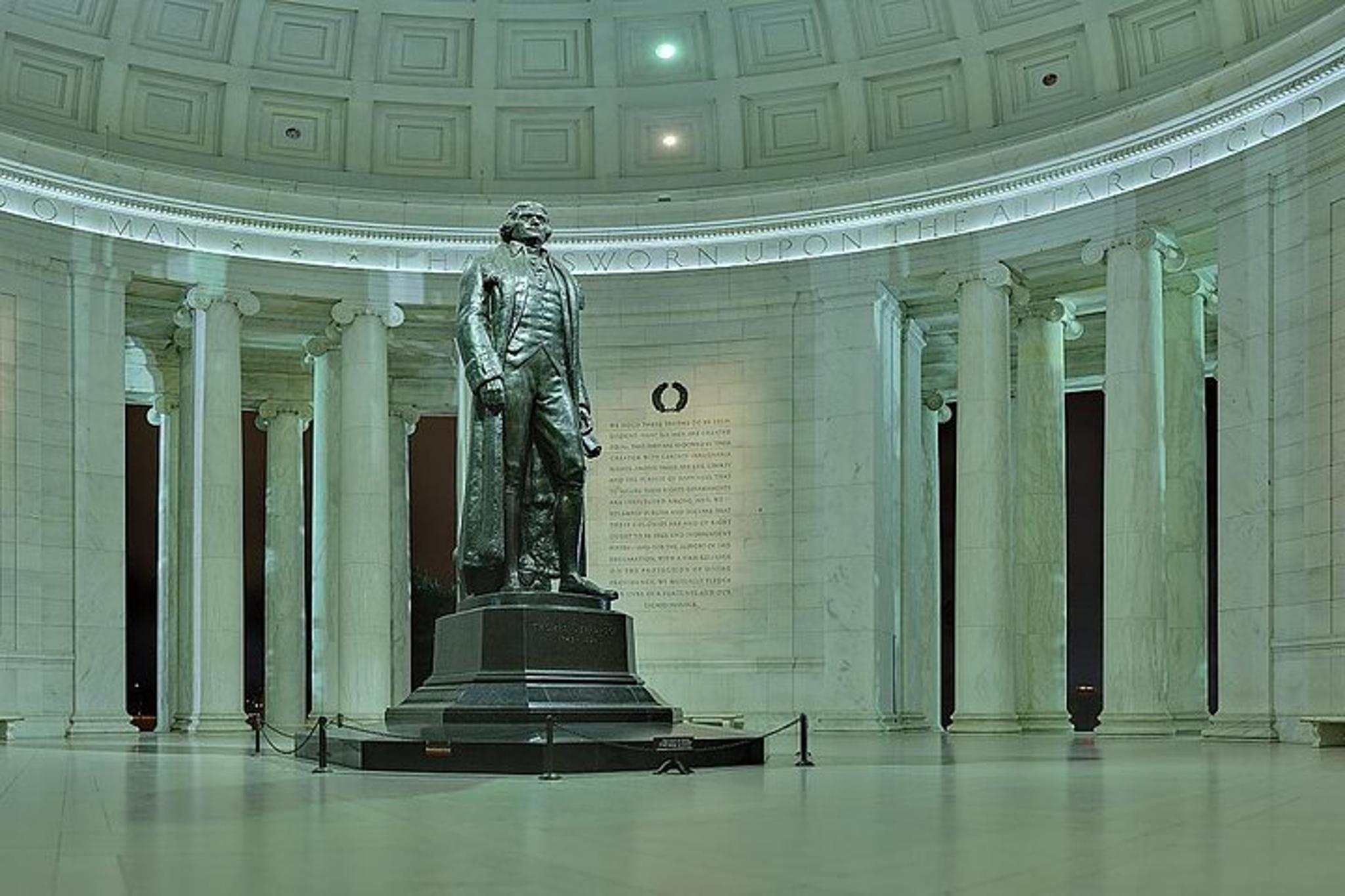 Washington DC Monuments Night Tour - Image 5