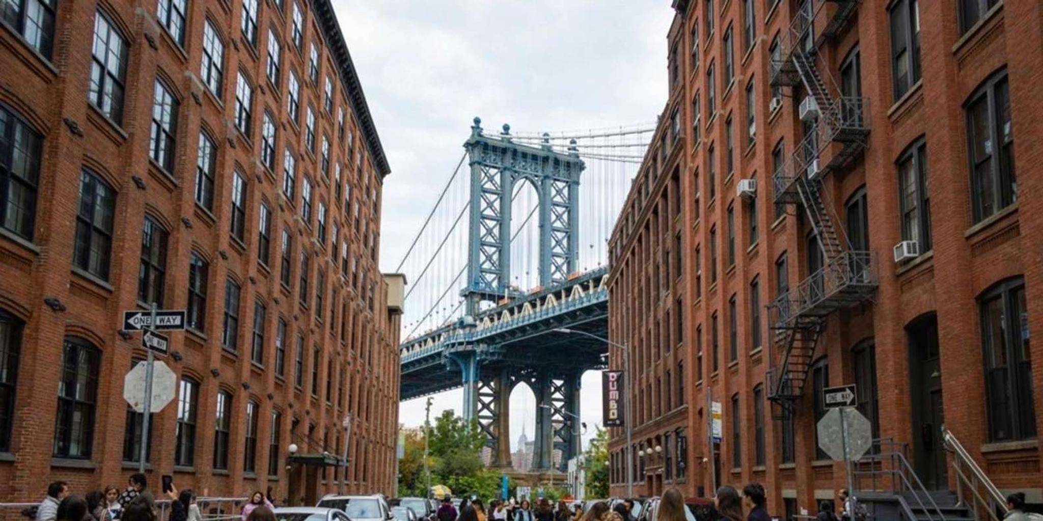 New York City Brooklyn & DUMBO Bus and Walking Tour - Image 6