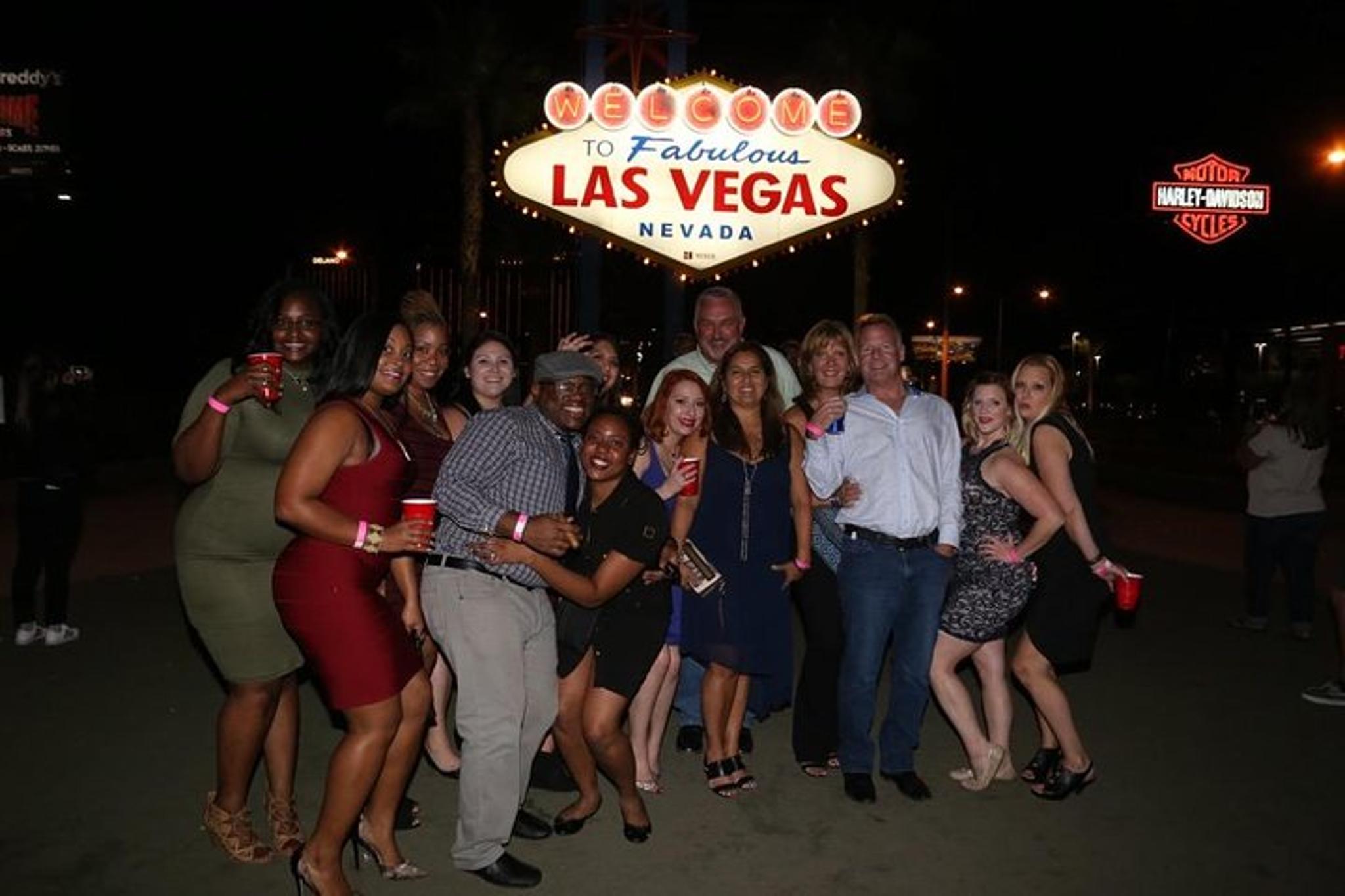 Las Vegas Nightclub Party Bus Crawl - Image 4
