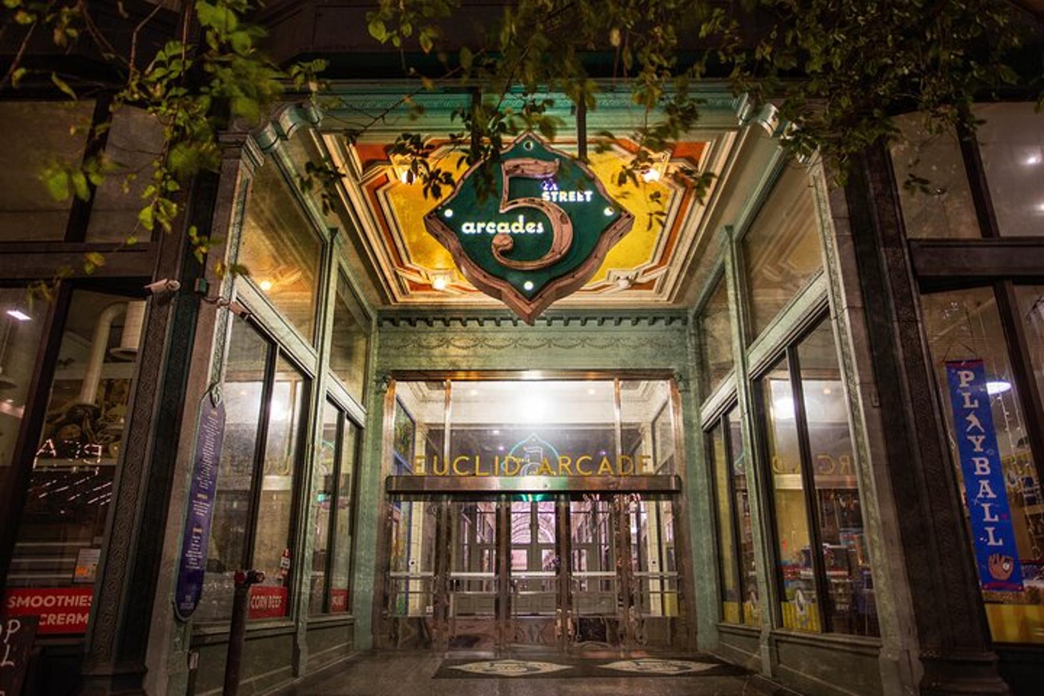 Cleveland Ghost Tour on Prospect - Image 4
