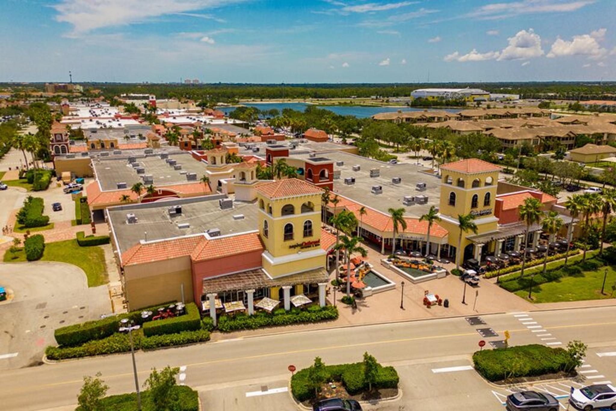 Fort Myers Shopping Tour to Miromar Outlets - Image 5