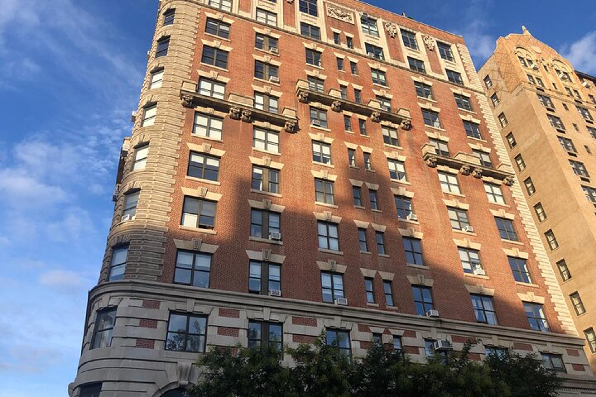 New York City Horror Movie Location Walking Tour - Image 2