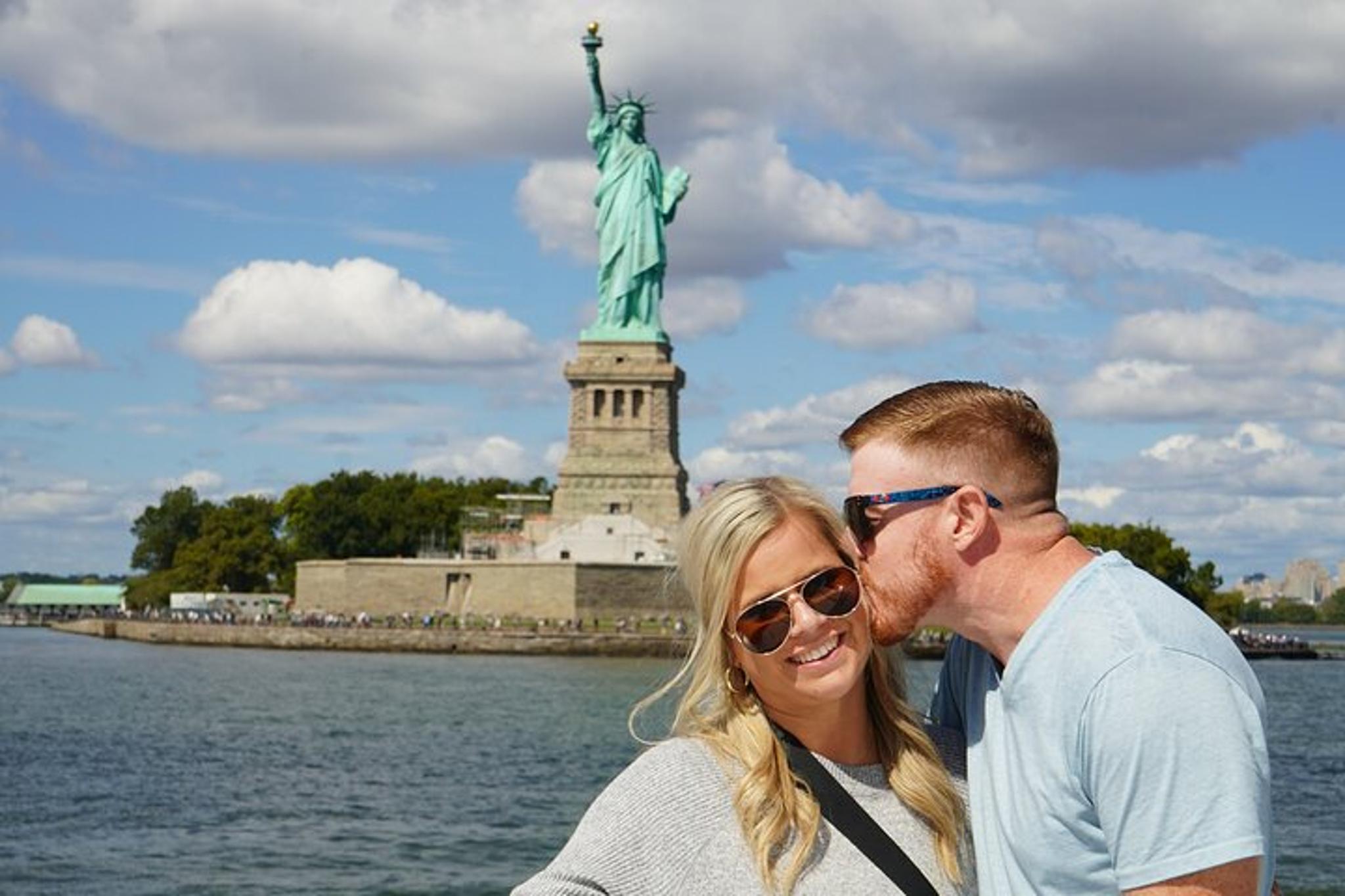 New York City Fireworks Cruise with Open Bar 4.5 hr - Image 6