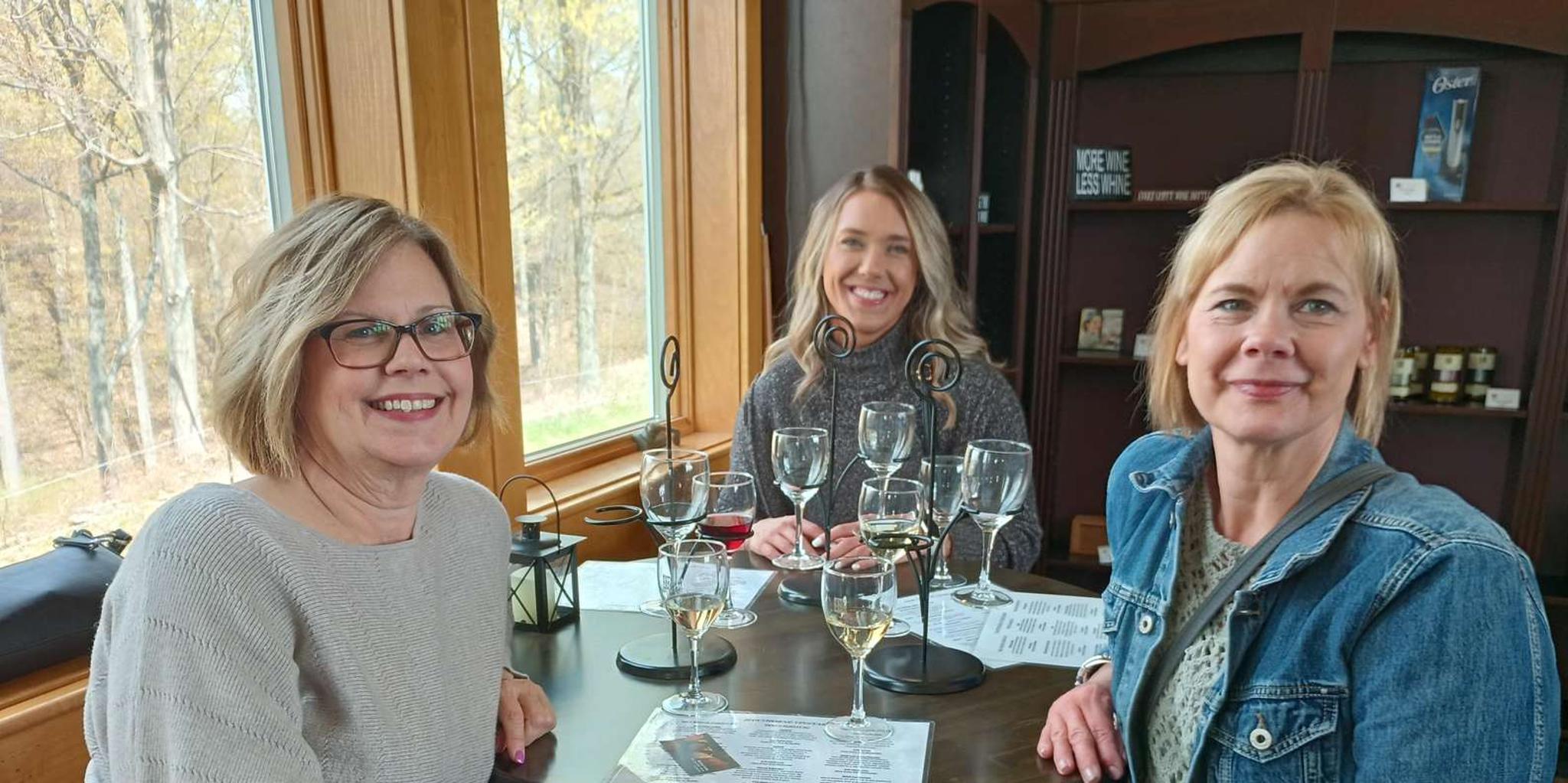 Traverse City Old Mission Peninsula Wine Tour - Image 6