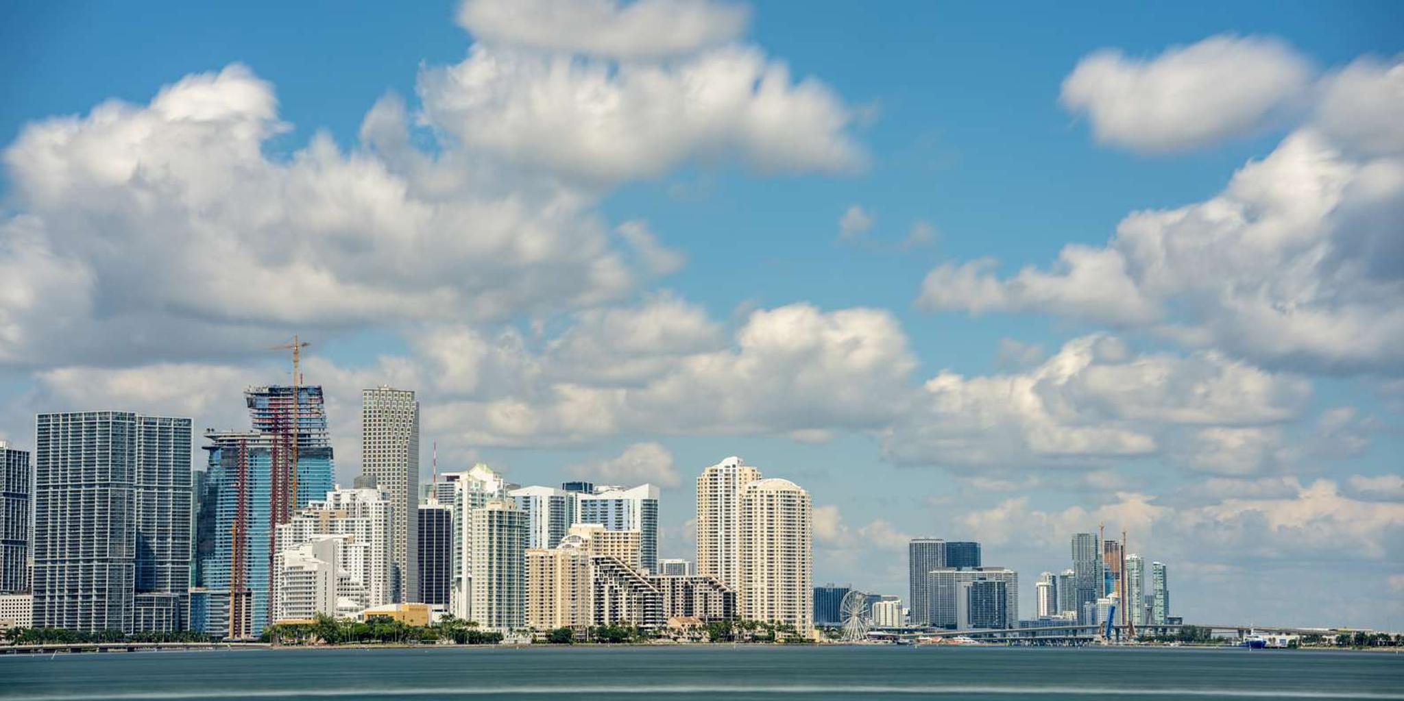 Miami Private Yacht Cruise with Champagne 2 hr - Image 4