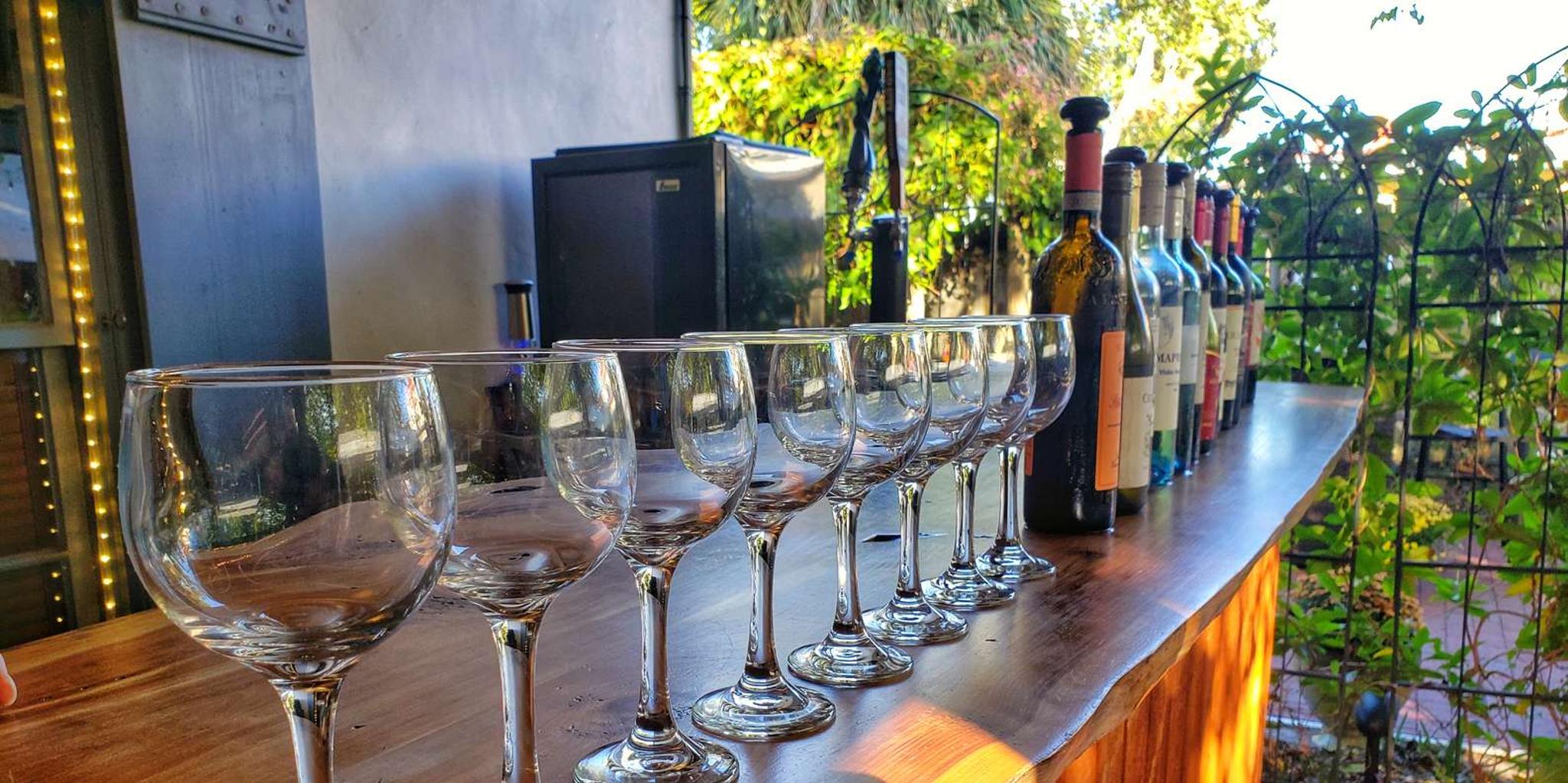 St. Augustine Walking Tour with Wine, Cocktails, and Food