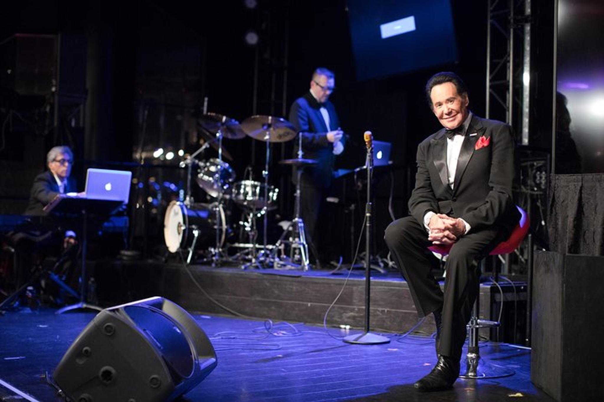 Las Vegas Wayne Newton Show at the Flamingo - Image 4