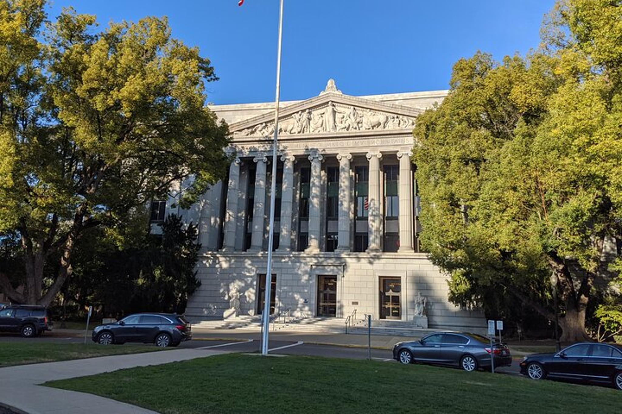 Sacramento Capitol Park Scavenger Hunt Walking Tour - Image 2