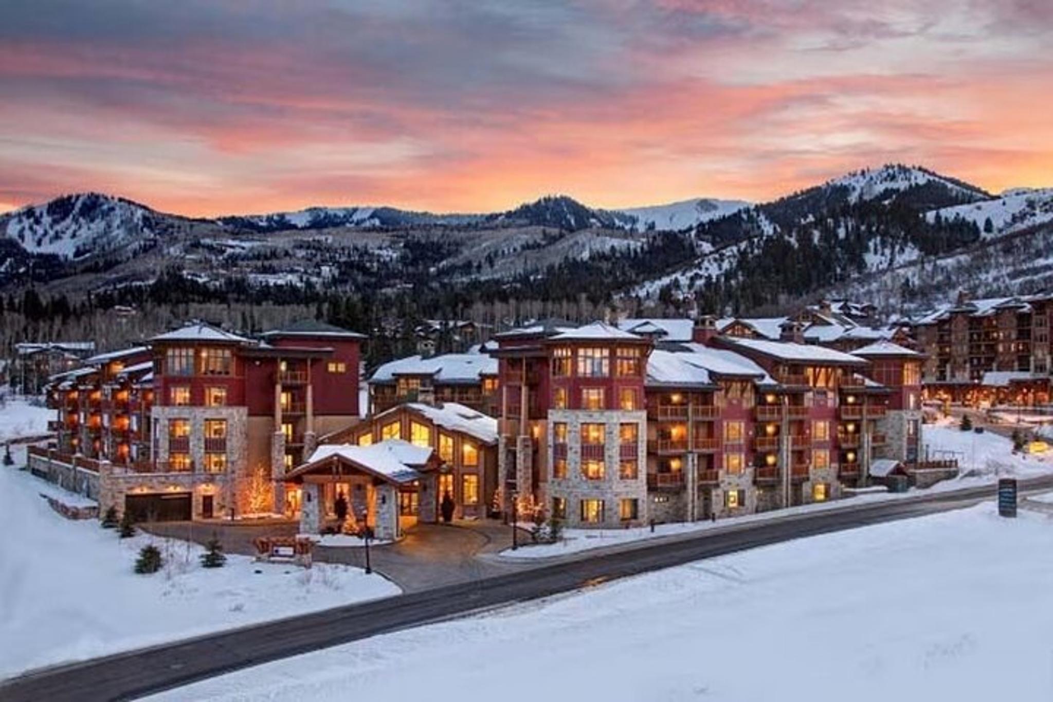 Salt Lake City Ski and Snowboard Adventure - Image 4
