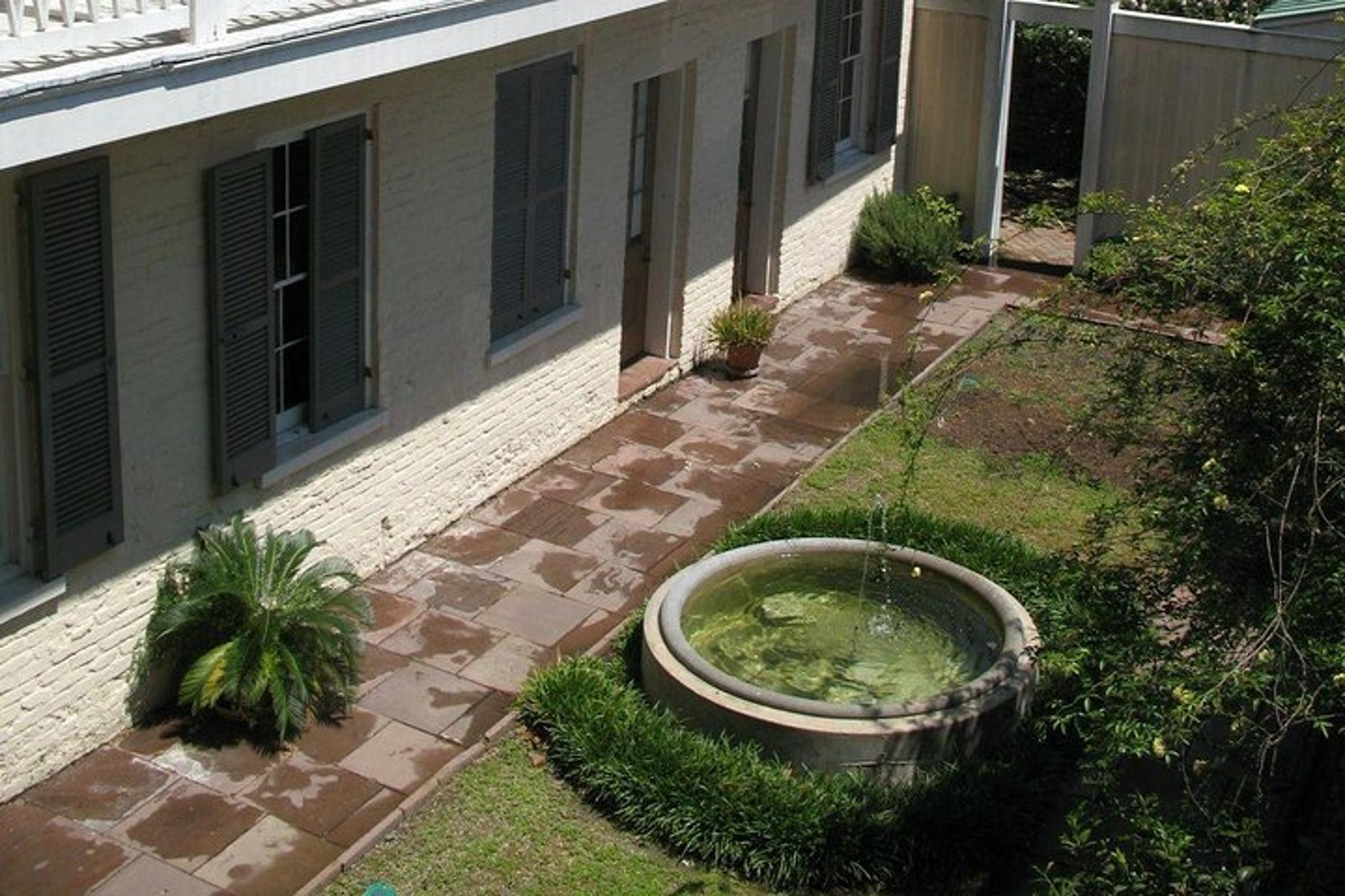 New Orleans Urban Plantation and French Quarter Walking Tour - Image 5
