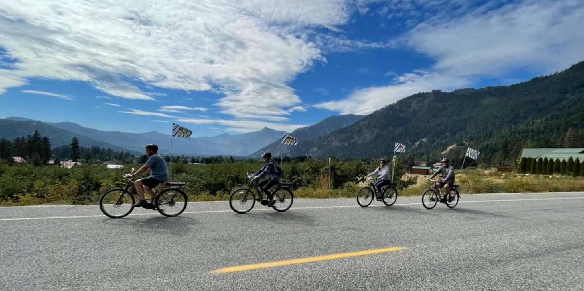 Leavenworth E-bike Tour with Mountain Views - Image 2