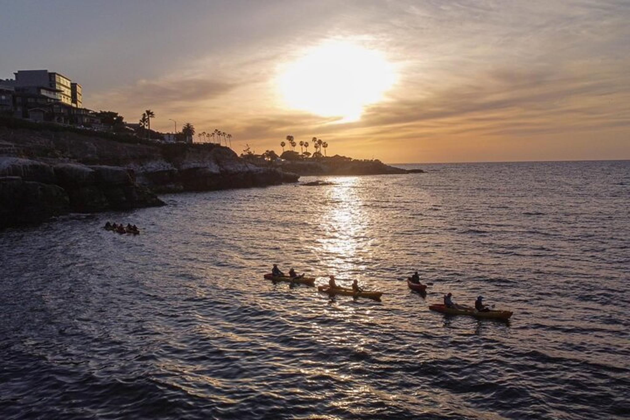 La Jolla Kayak Tour of Caves at Sunset 90 min