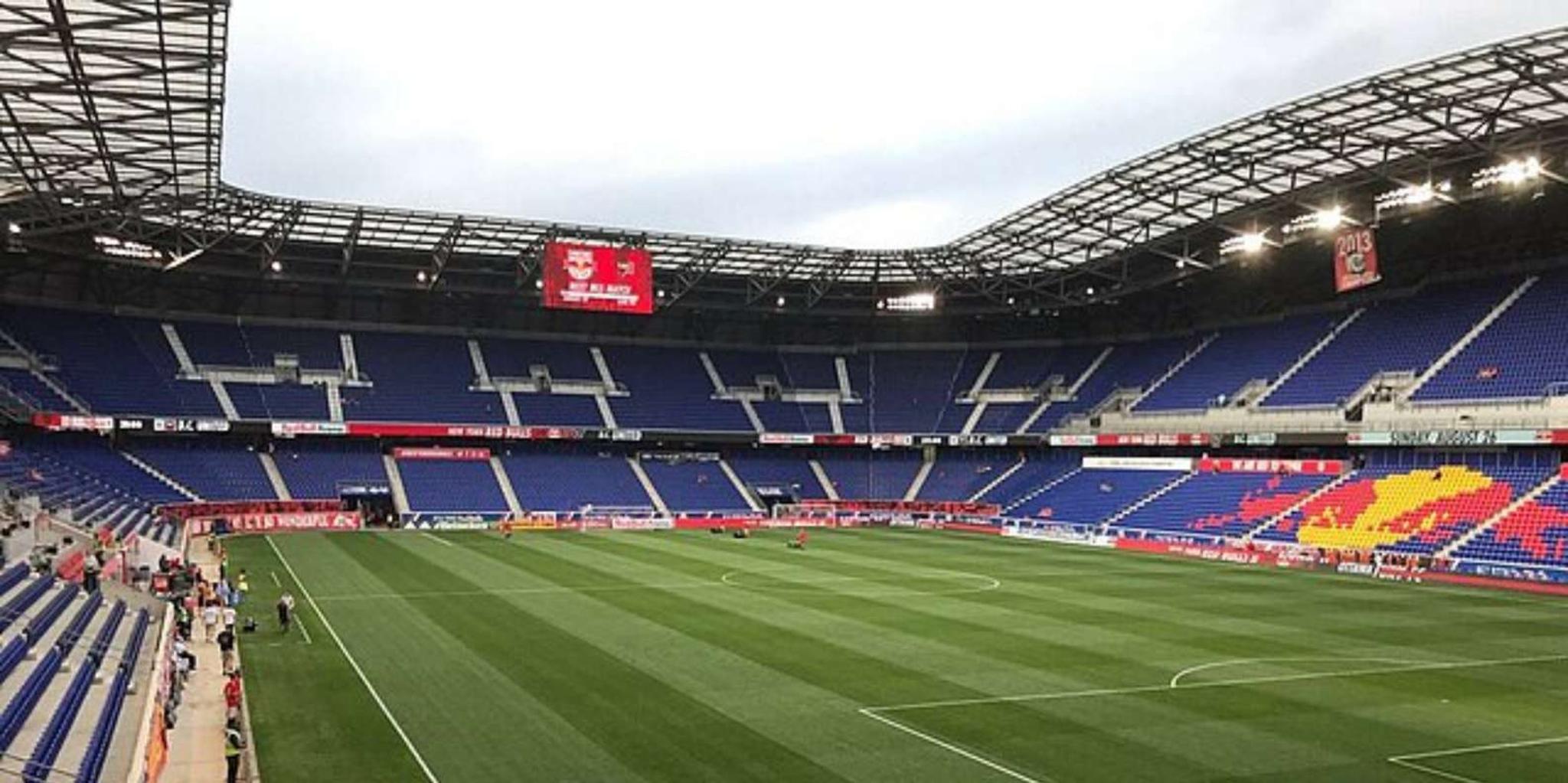 New York Sports Game Experience - Image 3