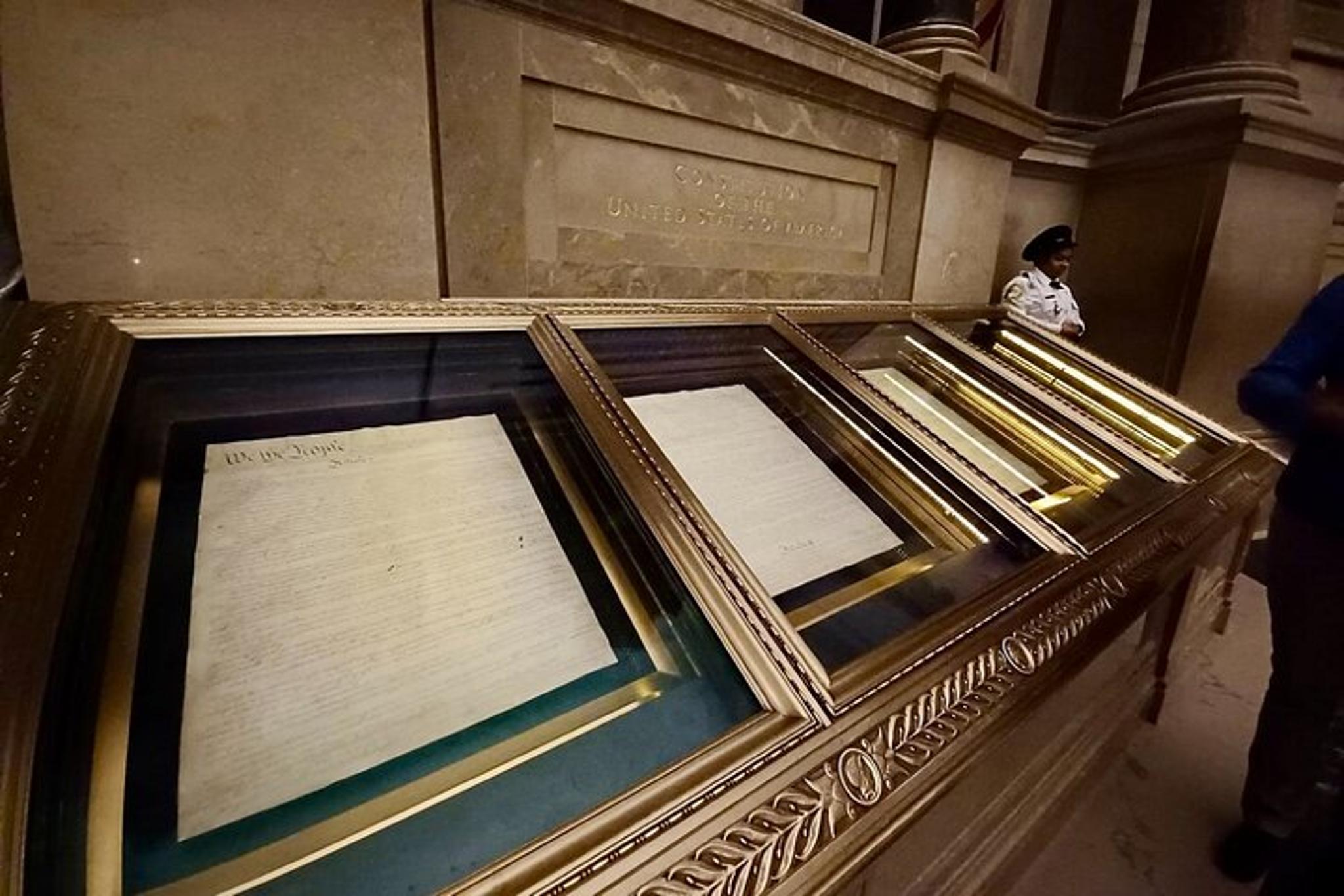 Washington D.C. National Archives Tour - Image 4