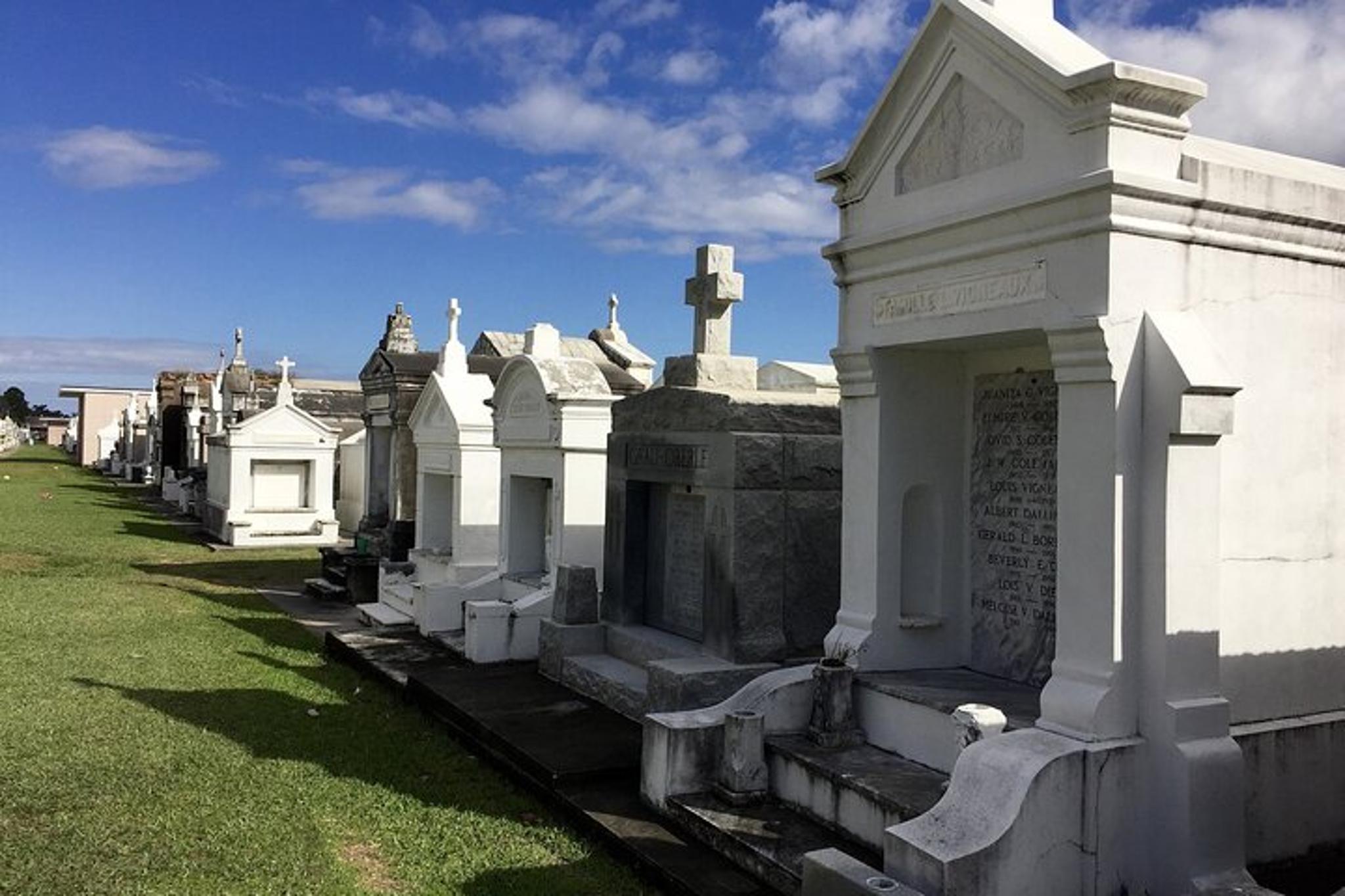 New Orleans Cemetery Tour - Image 5