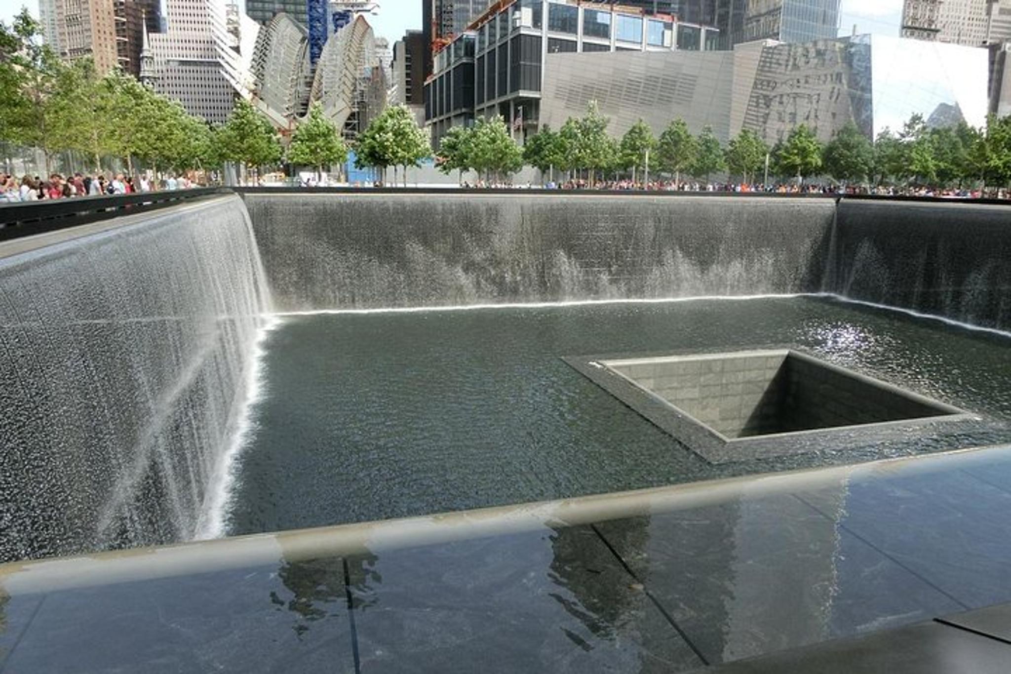 New York Ground Zero 9/11 Memorial Tour