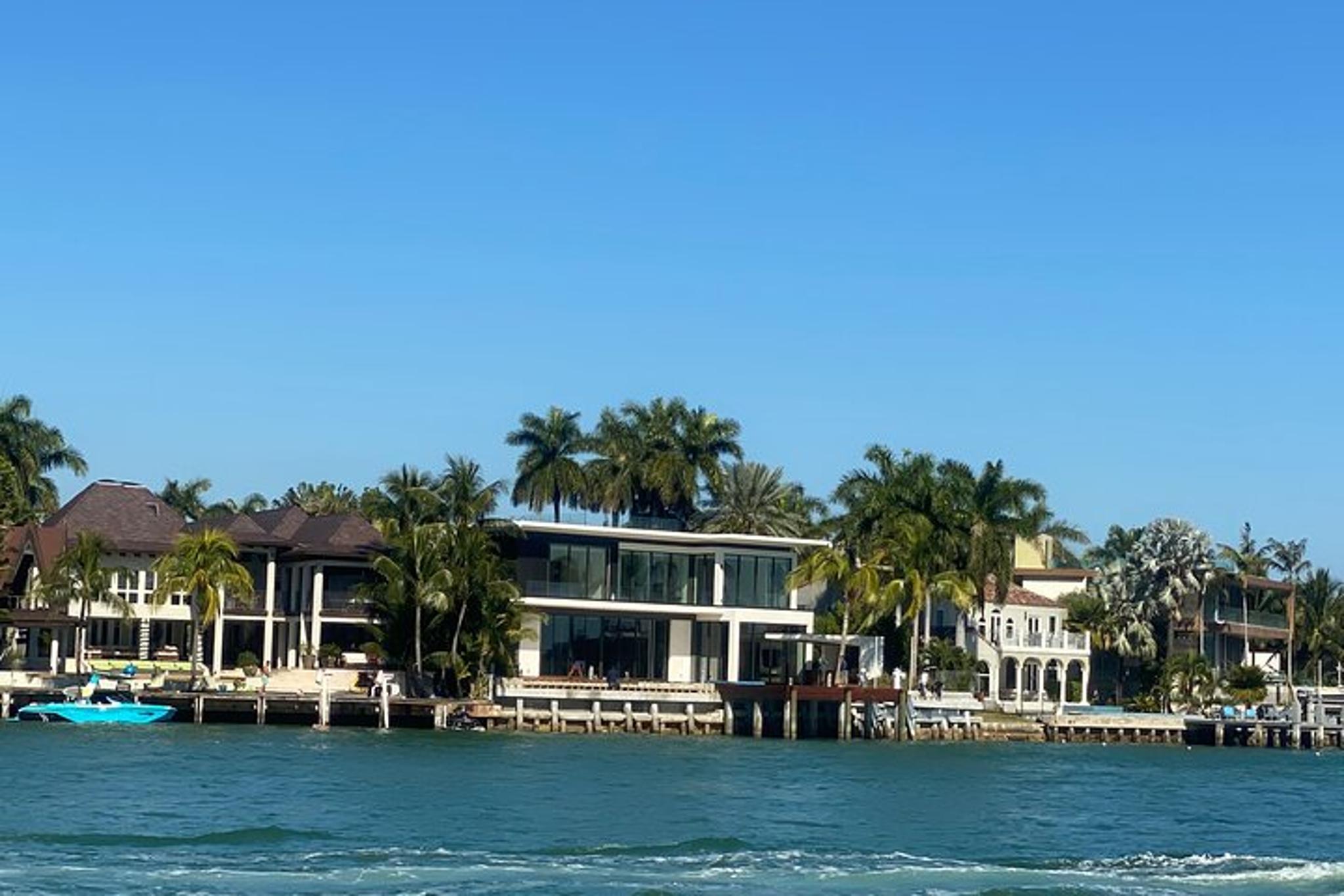 Miami Train and Millionaire Boat Tour - Image 4