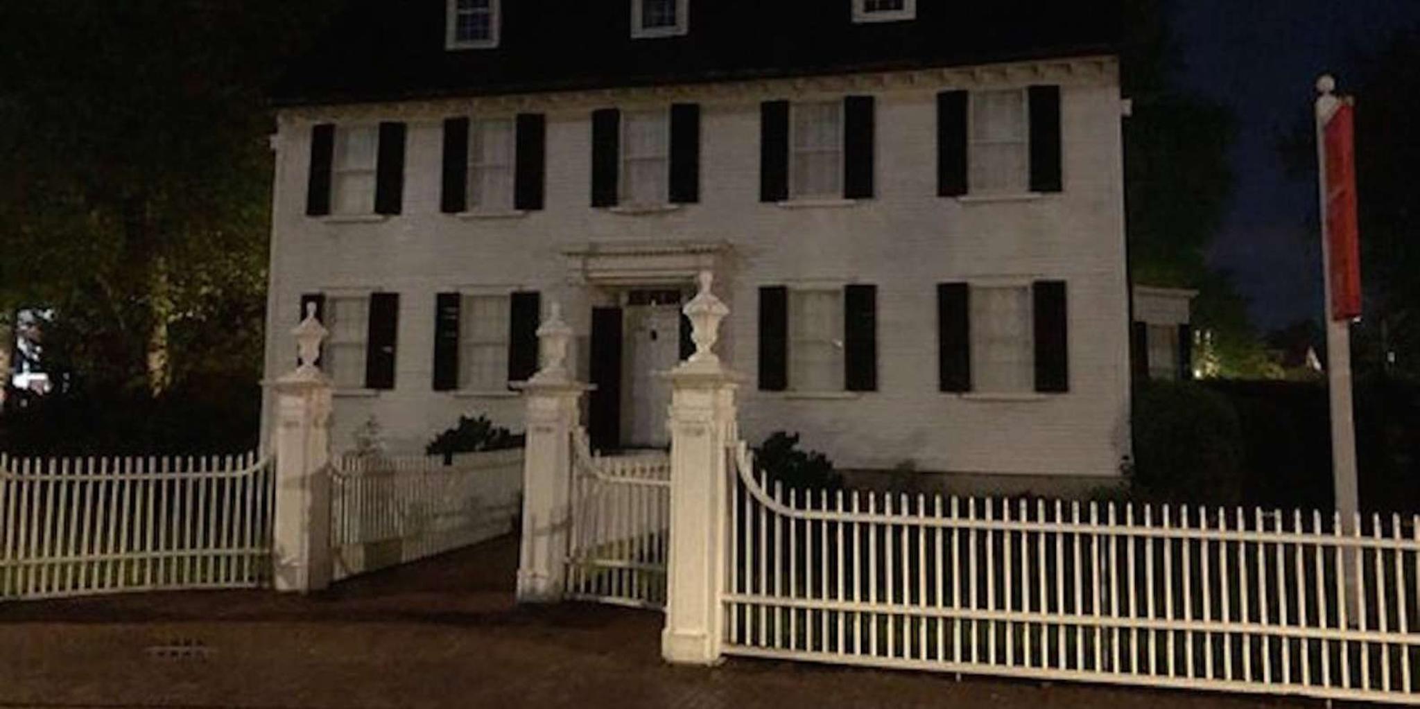 Salem Movie and Witch Trials Walking Tour - Image 5
