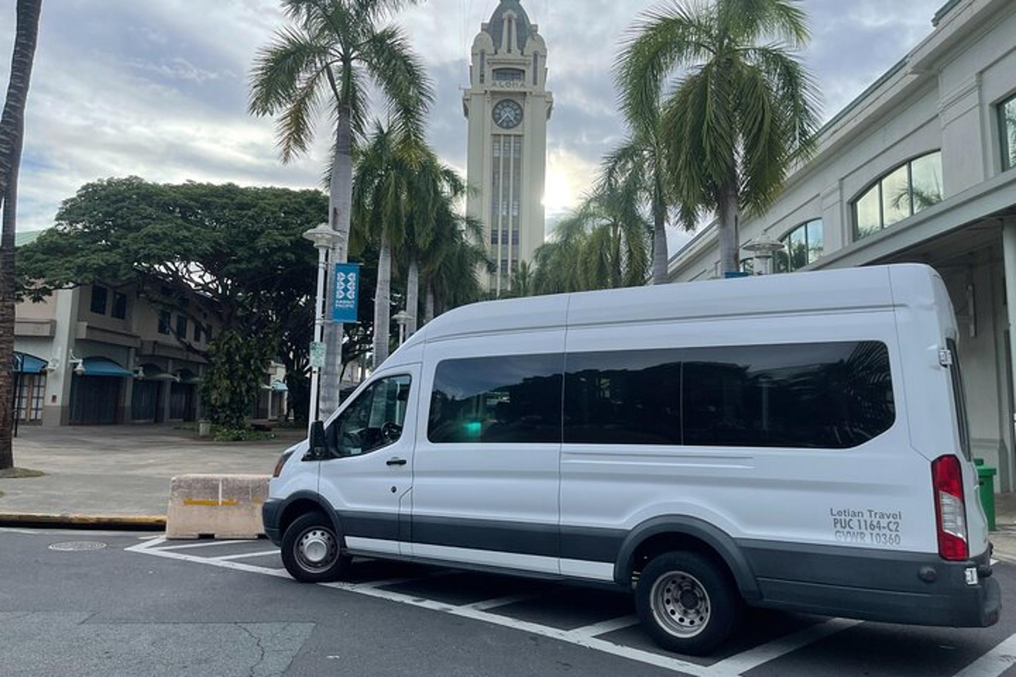 Honolulu Private Airport Transfer by Van - Image 1