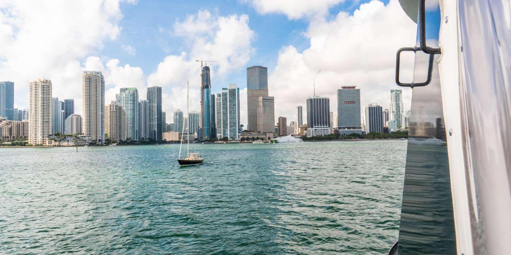 Miami Celebrity Homes Boat Tour - Image 5