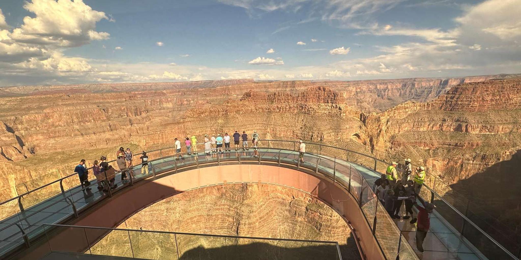 Las Vegas Grand Canyon, Hoover Dam & Joshua Tree Tour - Image 3