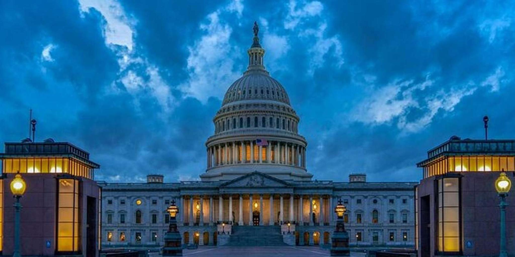 Washington DC Monuments and Memorials Night Tour - Image 2