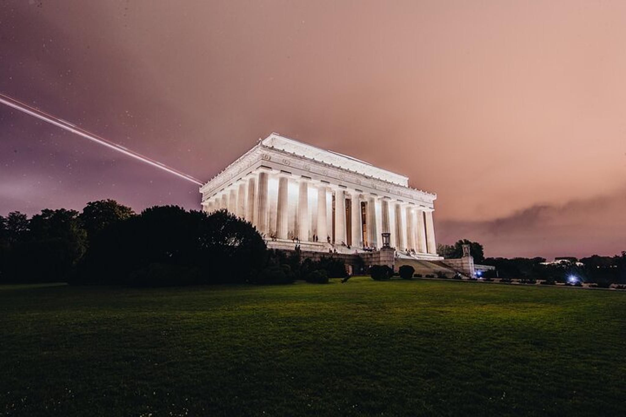 Washington DC Monumental Moonlight Tour - Image 3