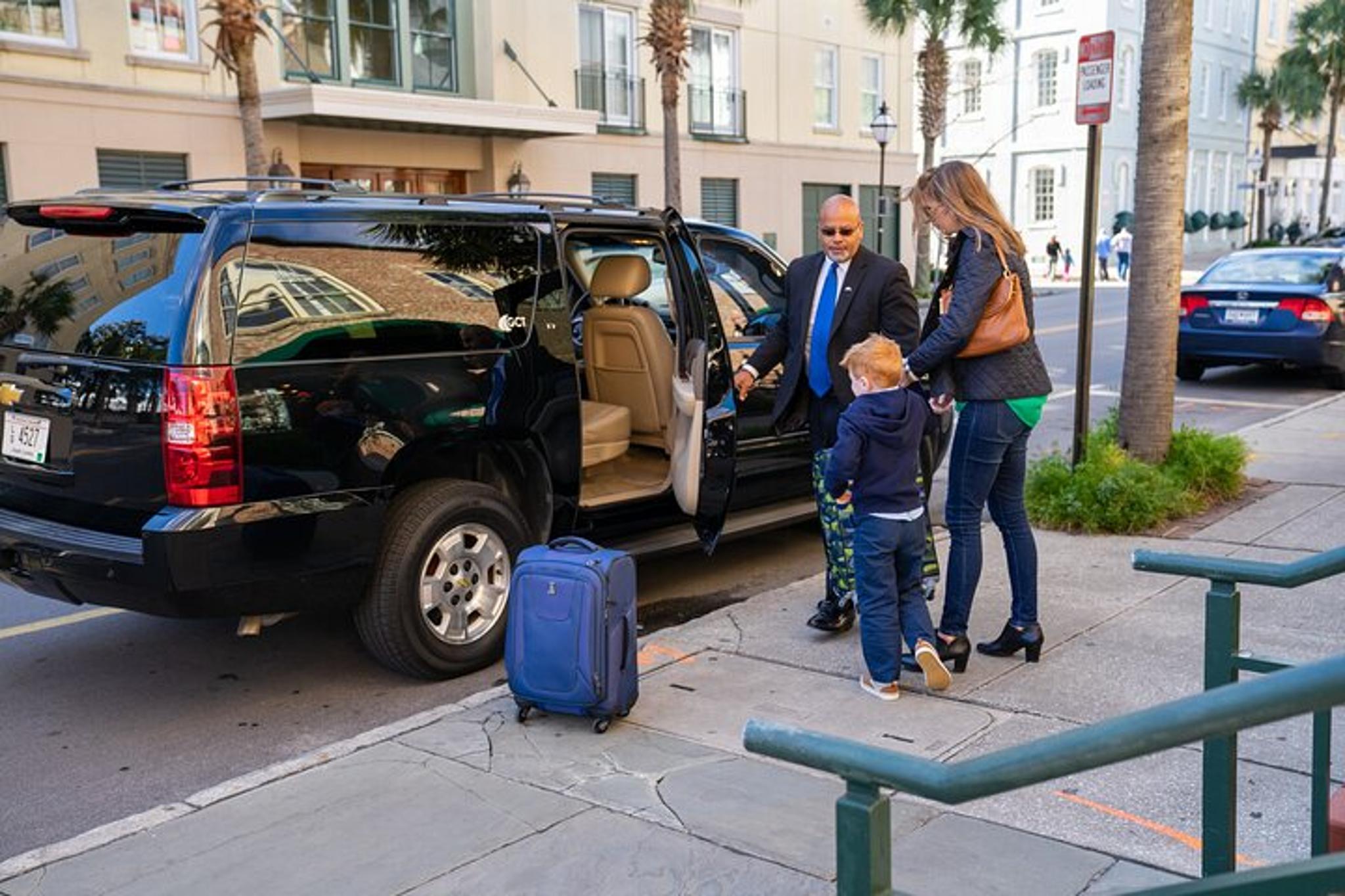 Charleston Airport Transportation - Image 2