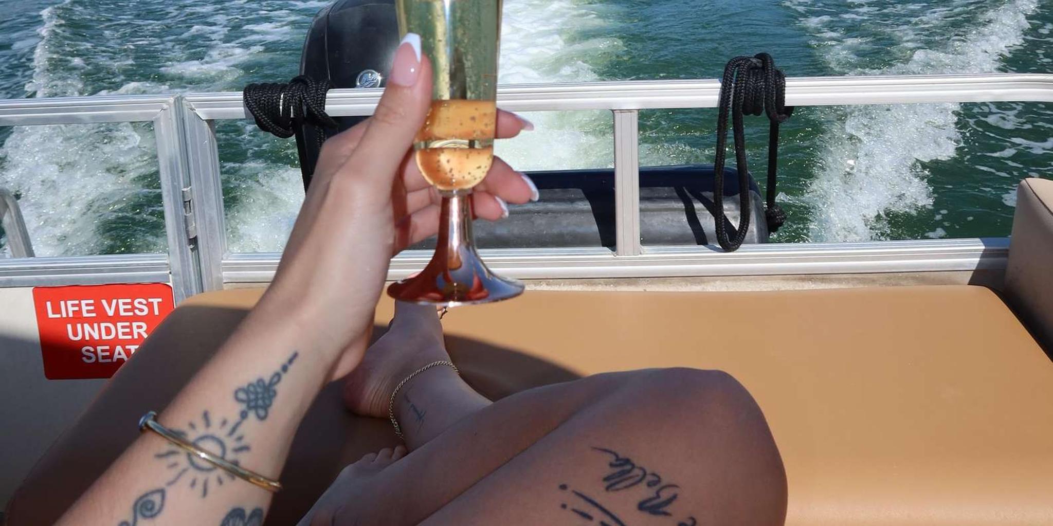 Miami Beach Private Boat Ride - Image 4