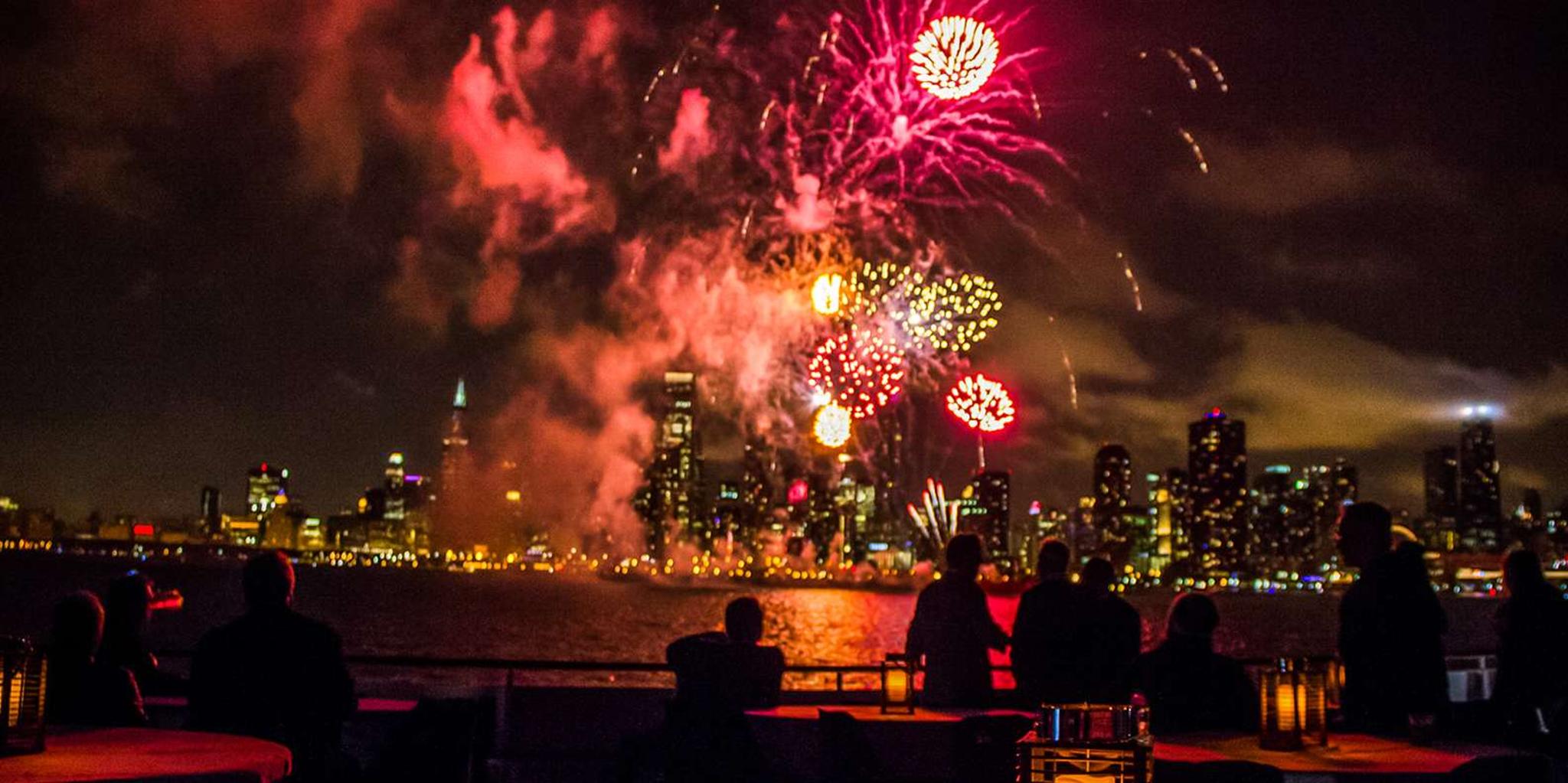 Chicago Fireworks Cruise on Lake Michigan - Image 2