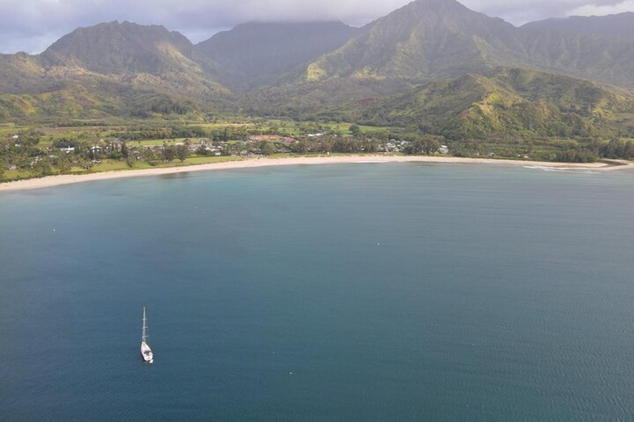 Waikiki Yacht Charter Sail - Image 5