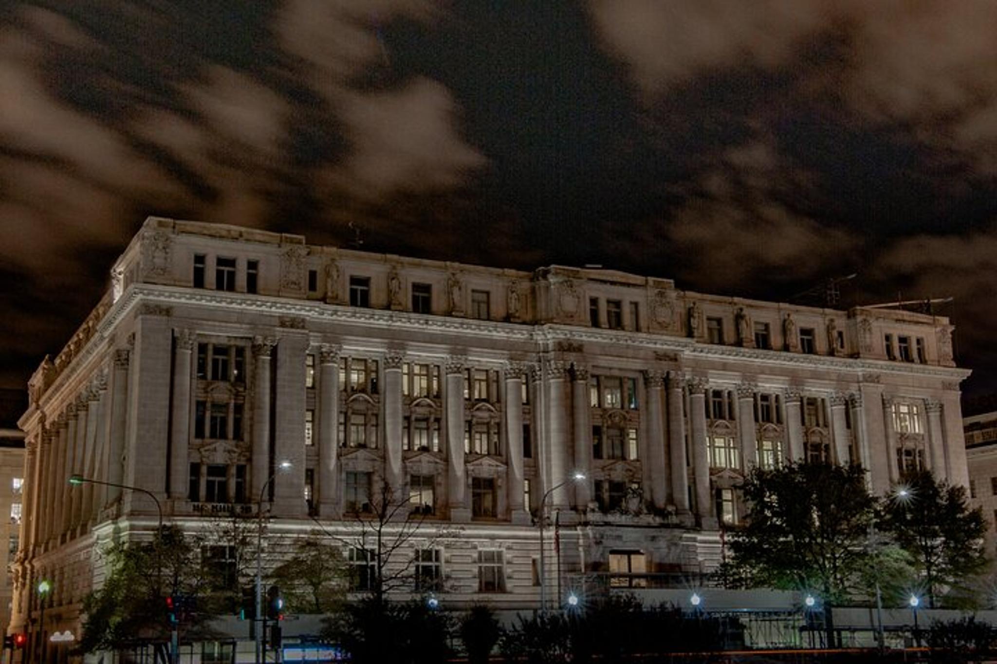 Washington DC Ghost Tour at Night - Image 5